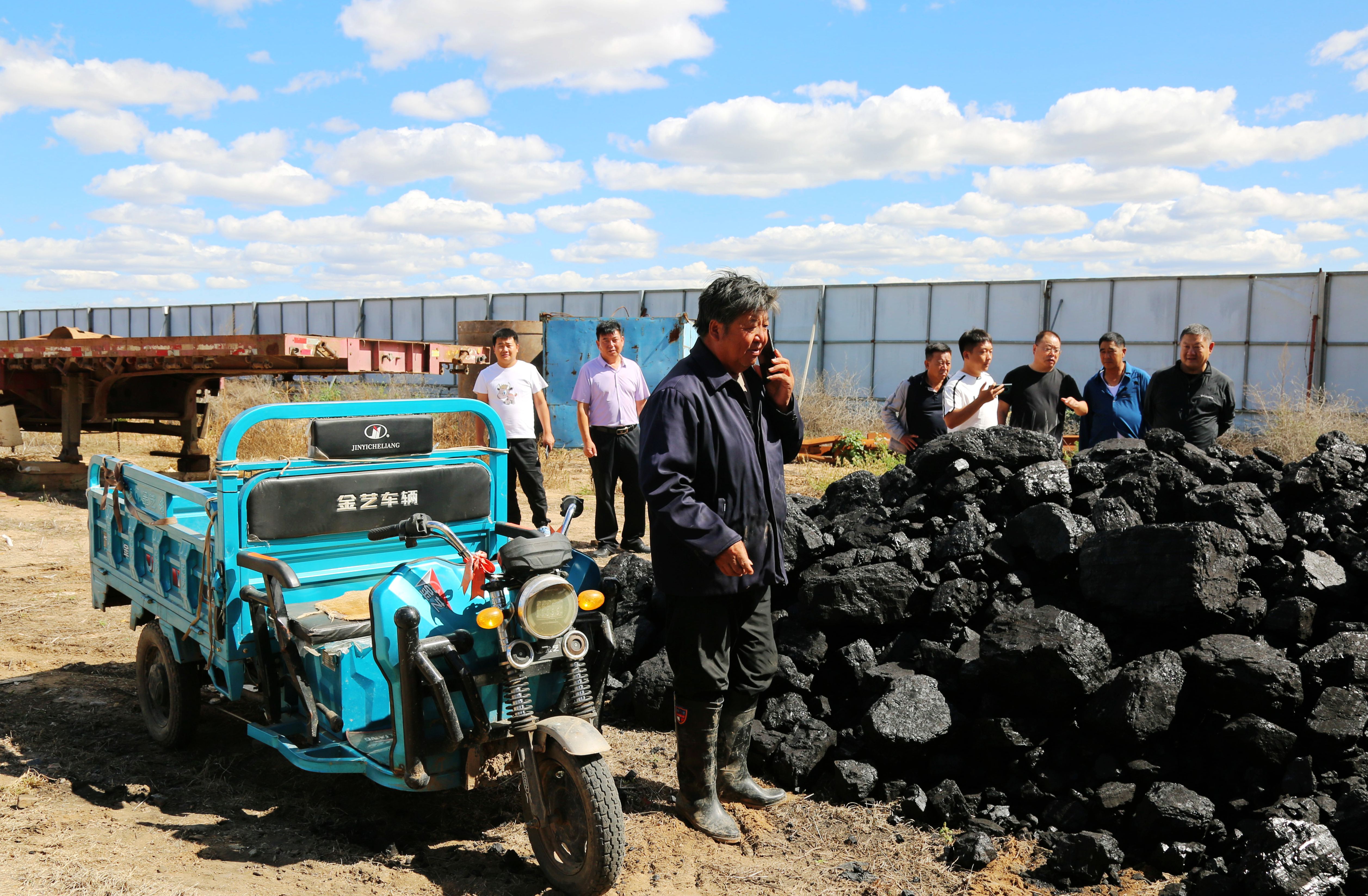 2023年第一批“暖心煤”平安顺利送到农牧民家门口(图4)