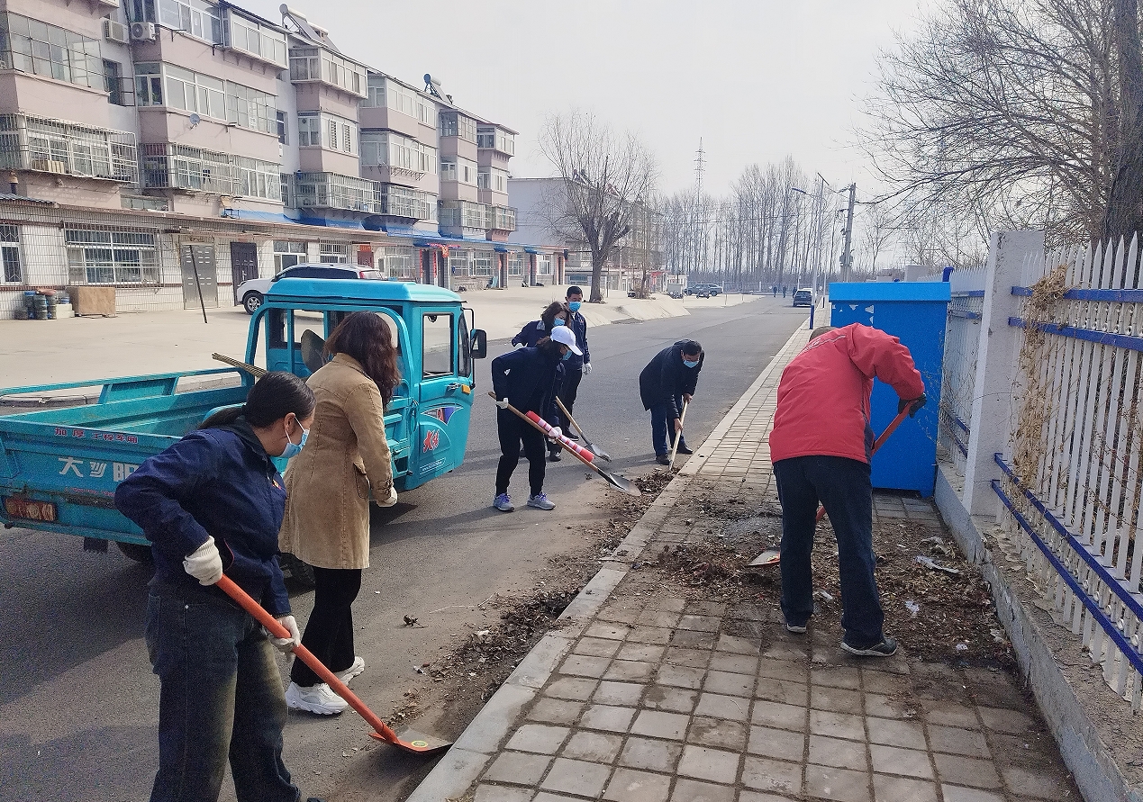 红庙分公司党支部开展环境卫生整治主题党日活动(图2) 红庙分公司党支部开展环境卫生整治主题党日活动(图2)