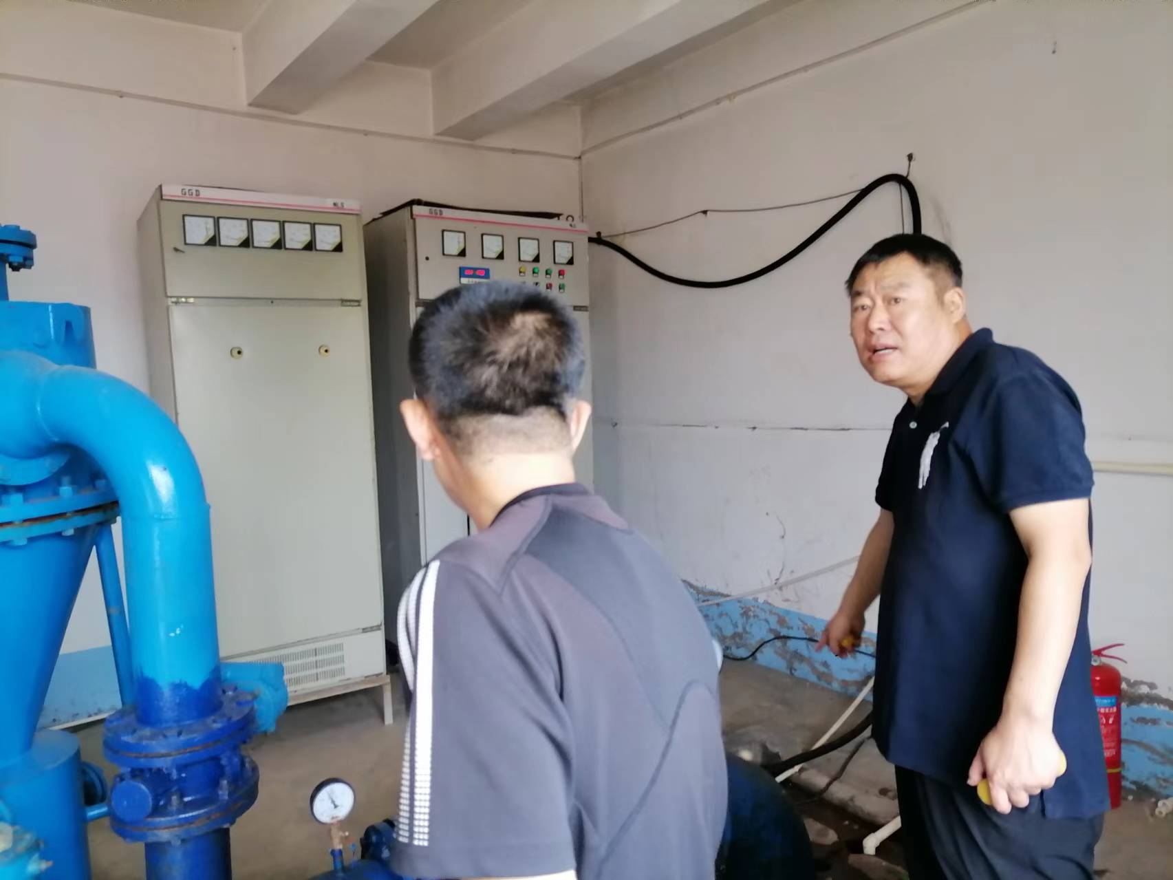 五家物业公司积极解决居民小区供水问题(图2)
