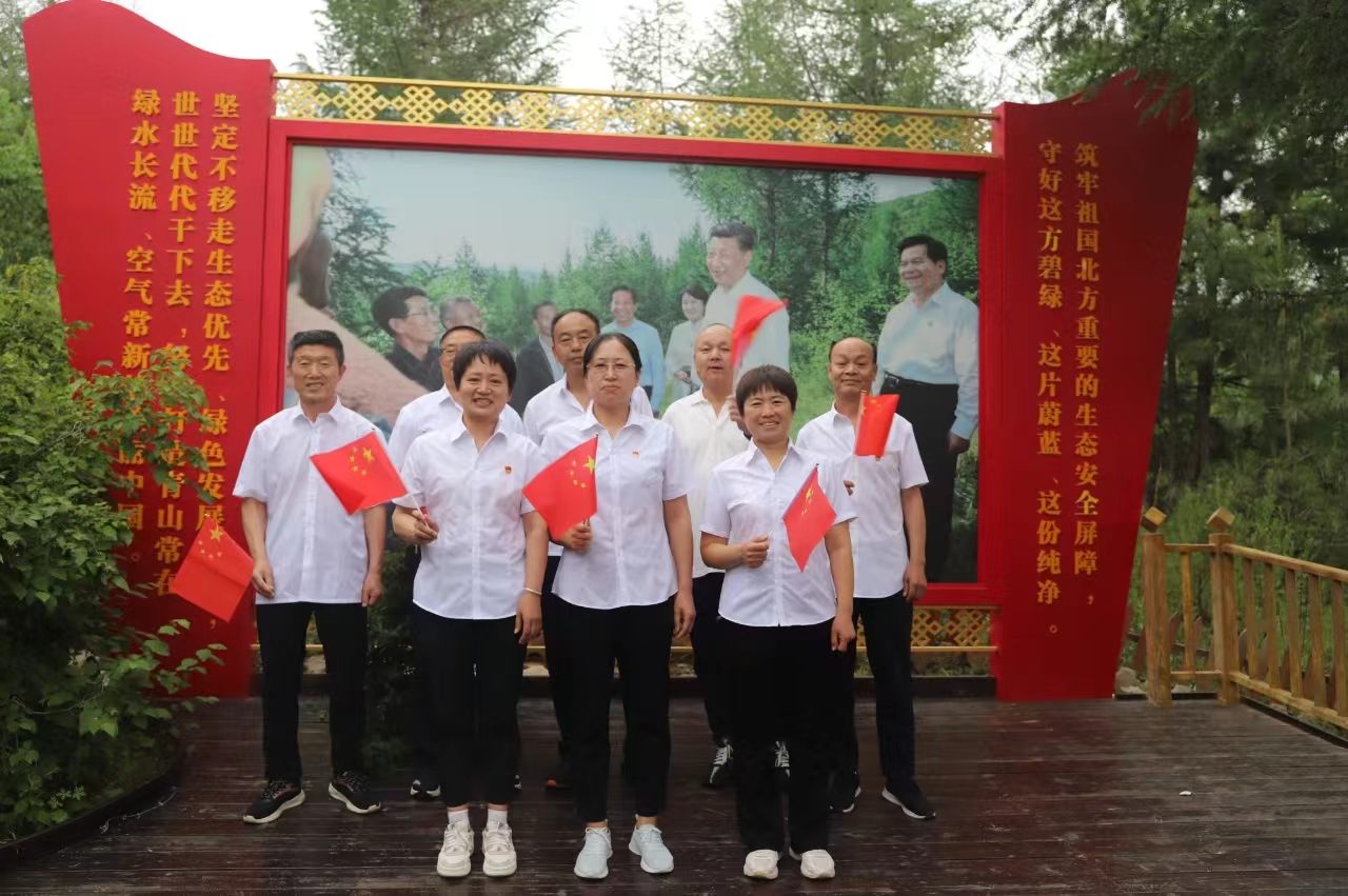 元煤矿区物业管理公司医院党支部开展庆祝“七·一”党的生日主题系列活动(图1)