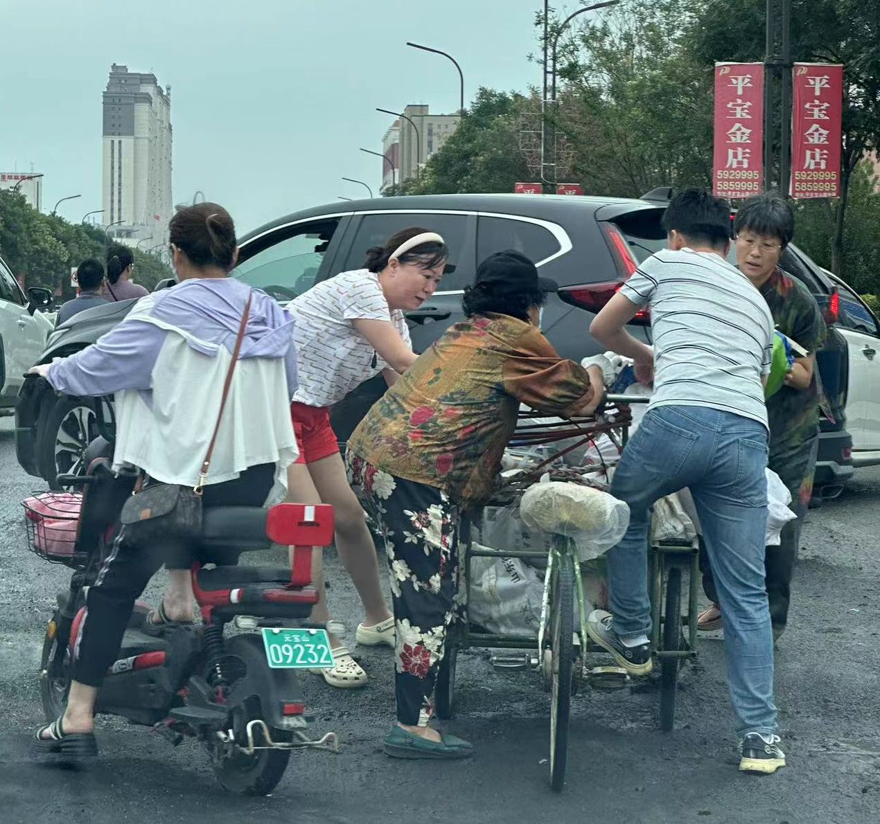 医者展仁心，小事映大爱(图1)