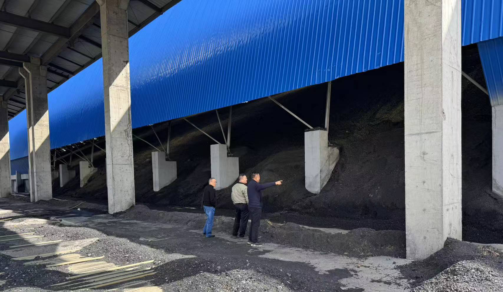 平煤投资公司全力以赴调运保供煤，努力绘就保供“煤”好画卷(图1)