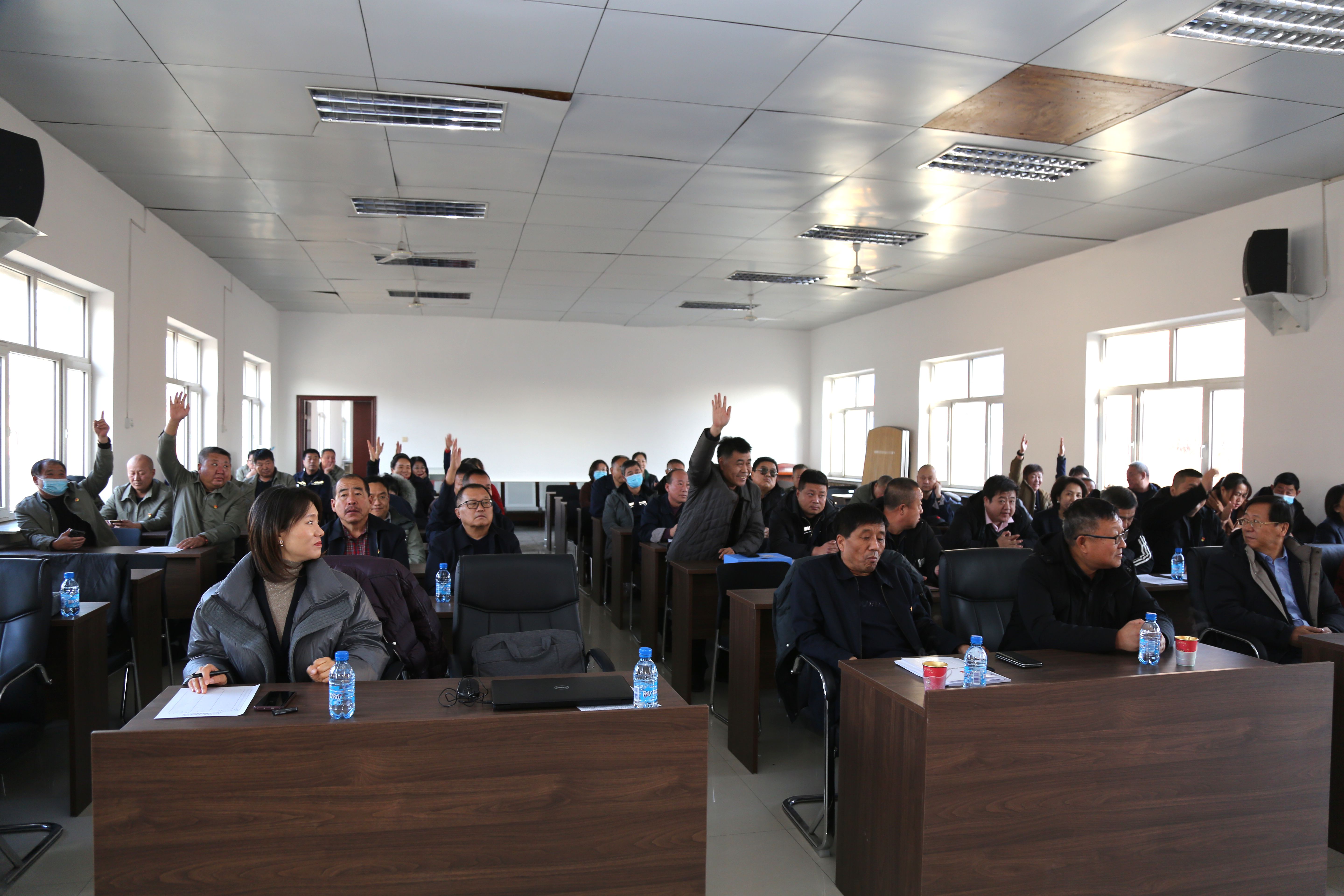 平煤投资公司党委开展 “学三中全会，汇奋进力量”专题宣讲活动(图4)