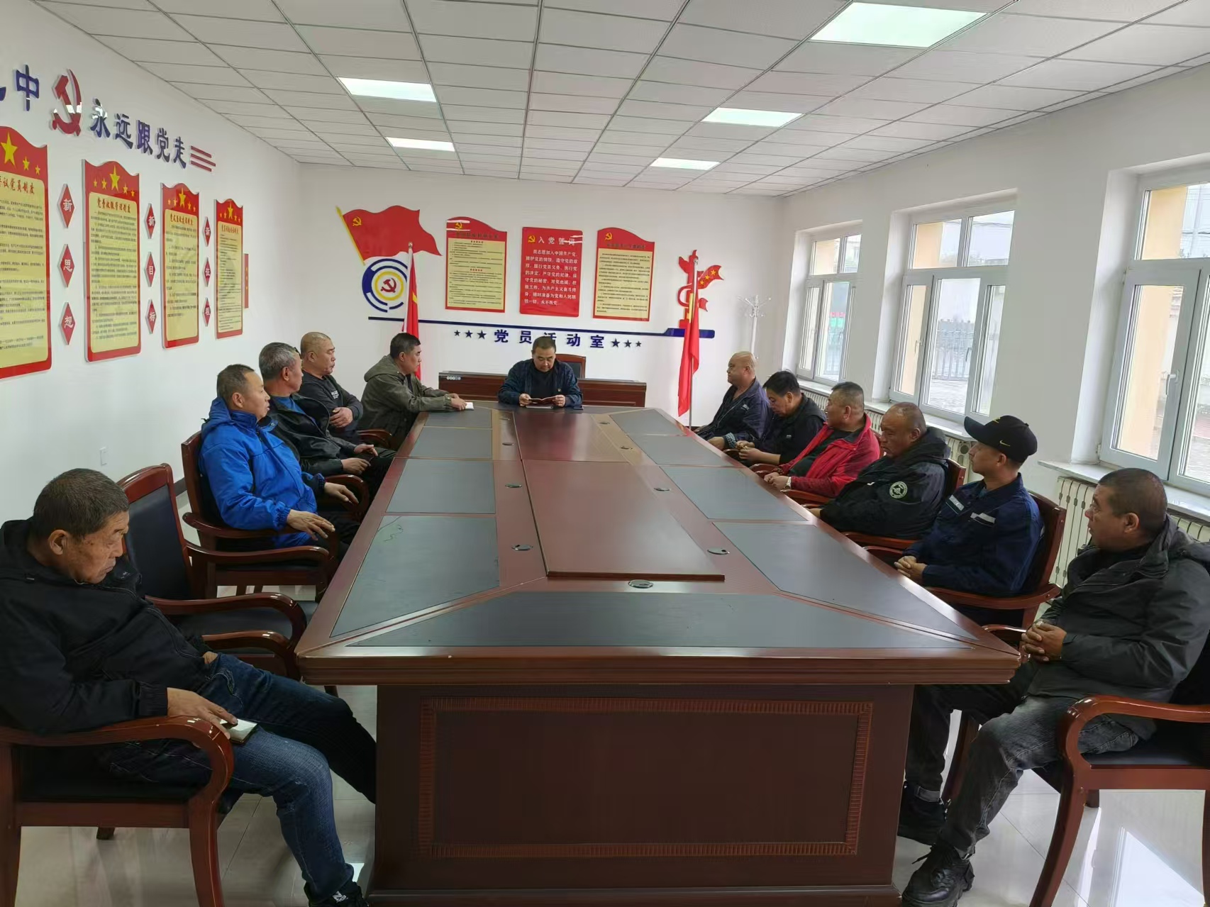 凝心聚力促发展、立足岗位做贡献(图1) 凝心聚力促发展、立足岗位做贡献(图1)