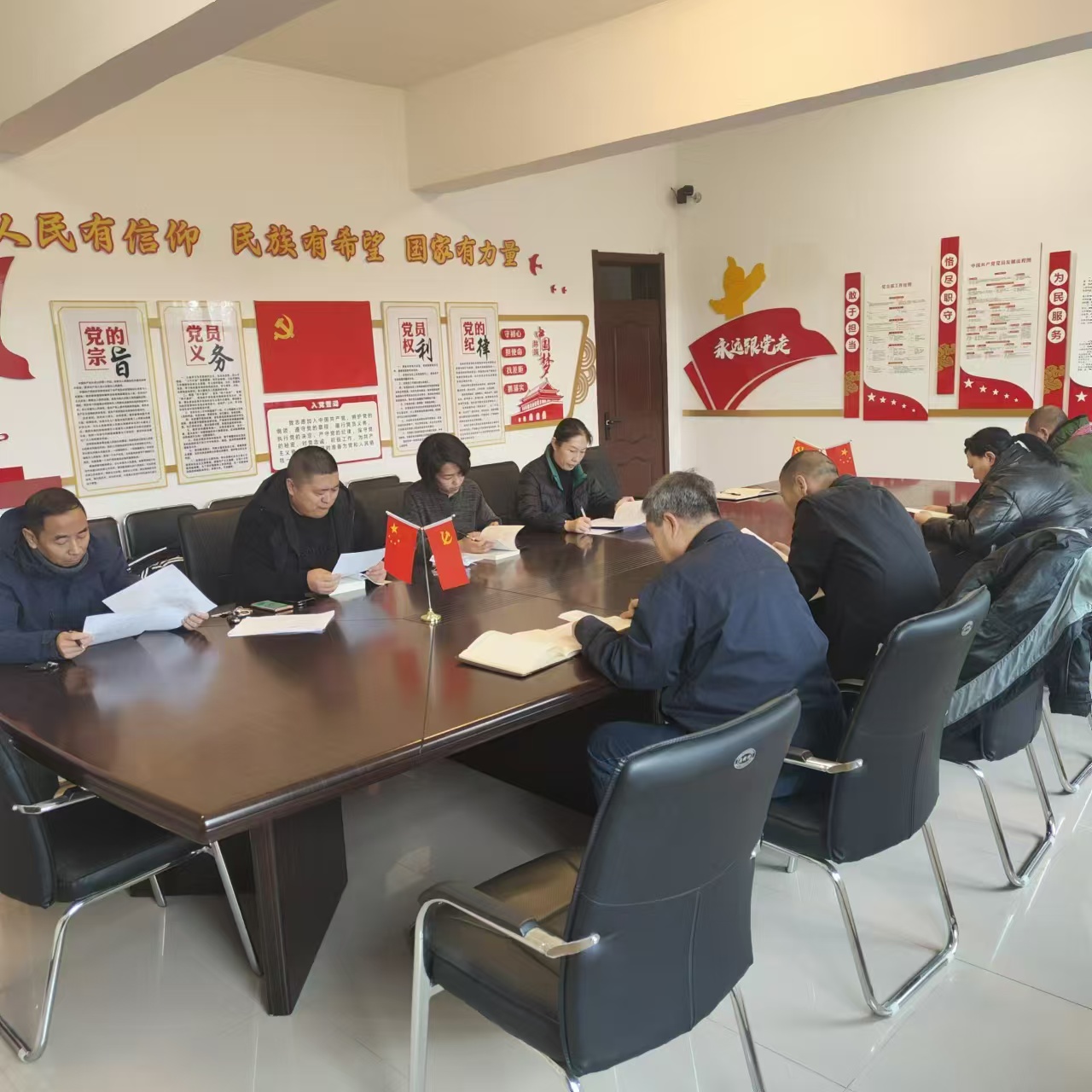 弘扬宪法精神、维护宪法权威(图1)