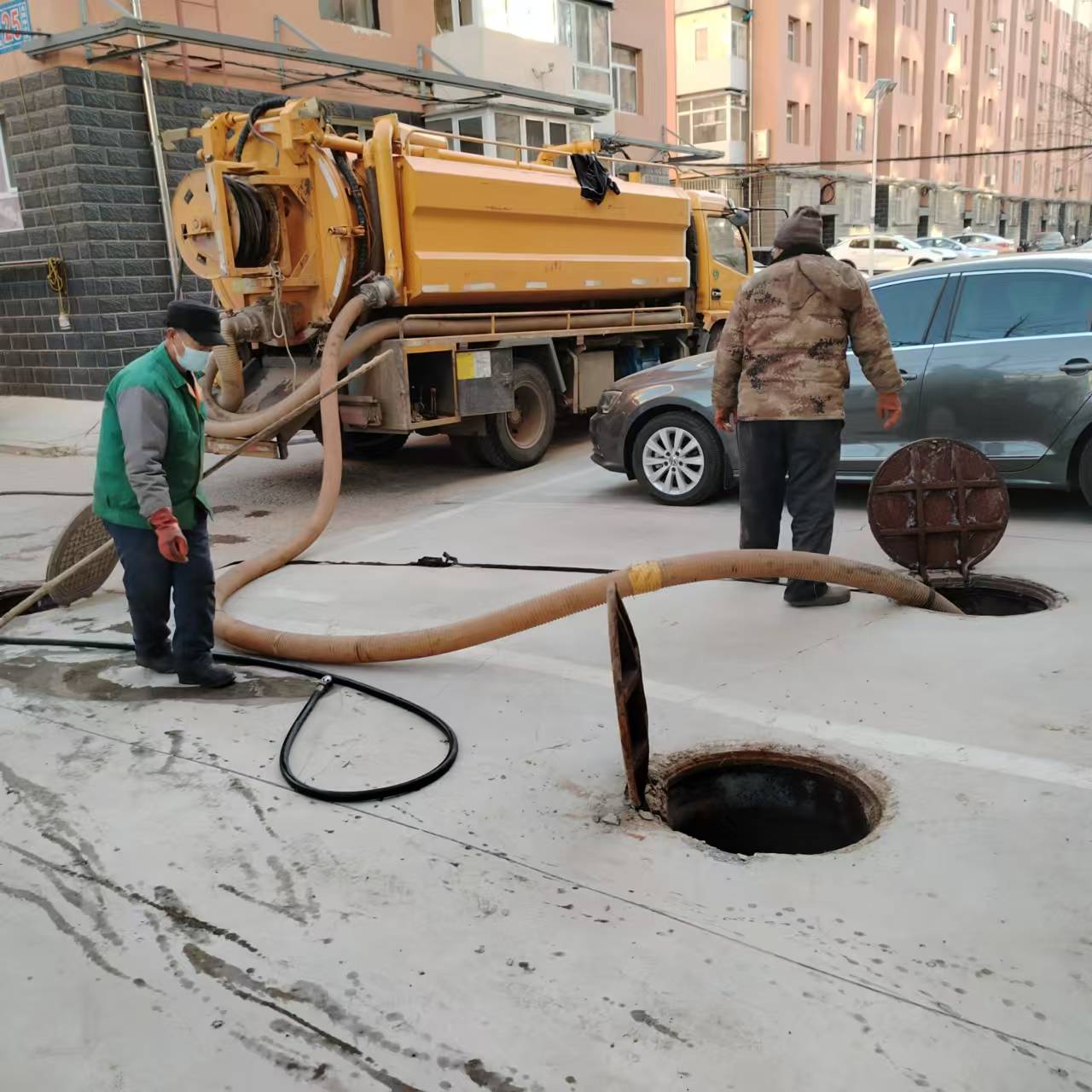 寒冬无阻显担当   坚守岗位保畅通(图1) 寒冬无阻显担当   坚守岗位保畅通(图1)