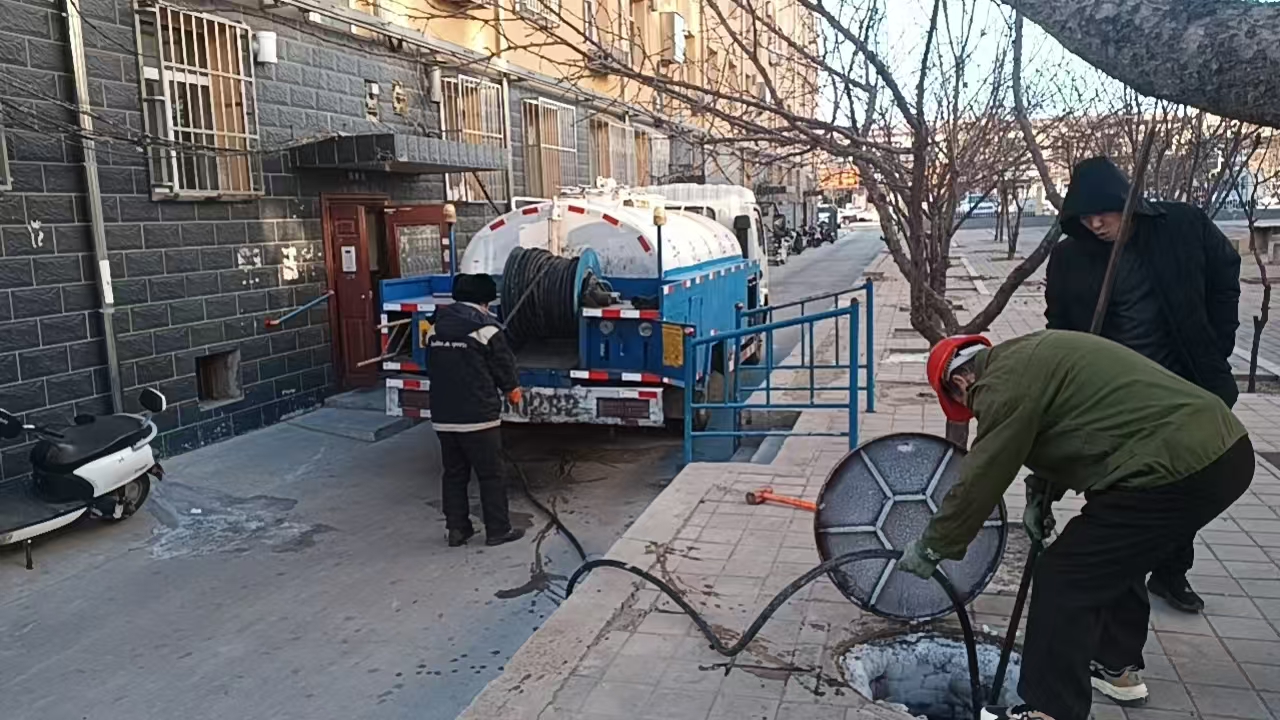 寒冬下的坚守(图1) 寒冬下的坚守(图1)