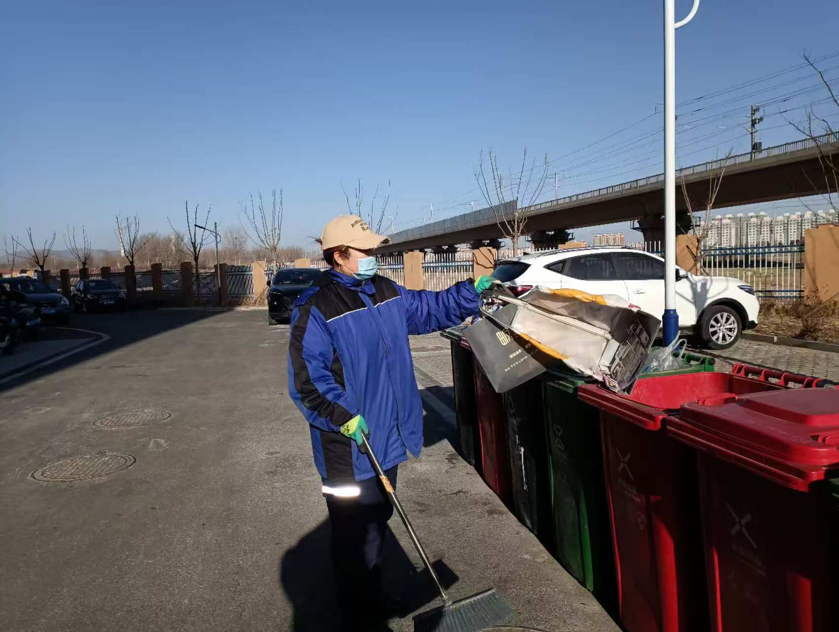坚守岗位辞旧岁 砥砺前行迎新年(图1) 坚守岗位辞旧岁 砥砺前行迎新年(图1)