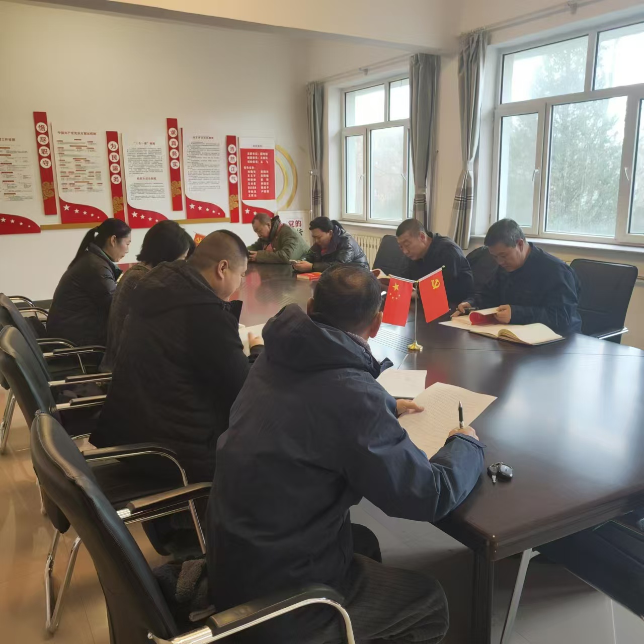 传承雷锋精神，绽放时代楷模(图1)