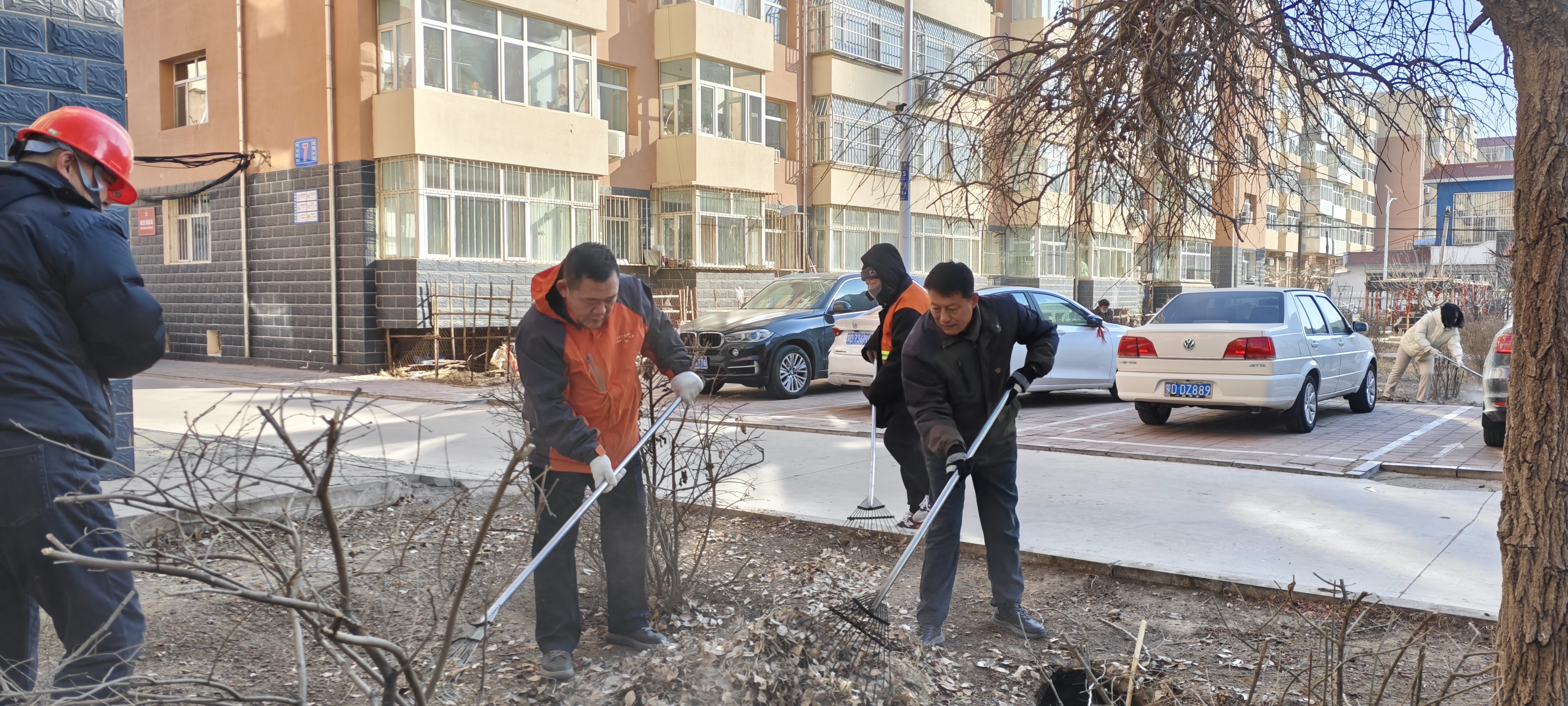 持续践行雷锋精神  实干助力管理提效(图1)