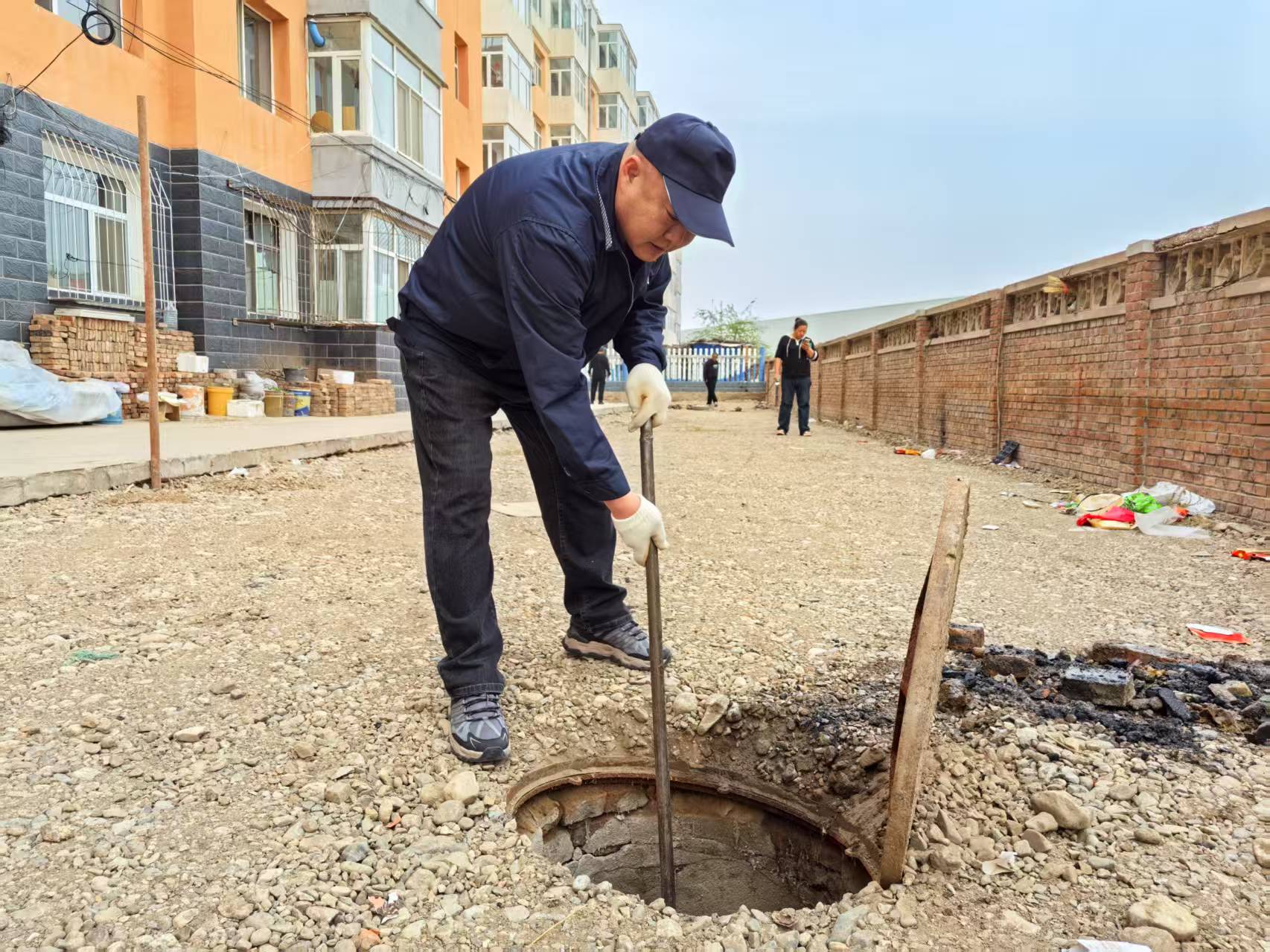 用真诚服务为居民打通“生活堵点”(图1)