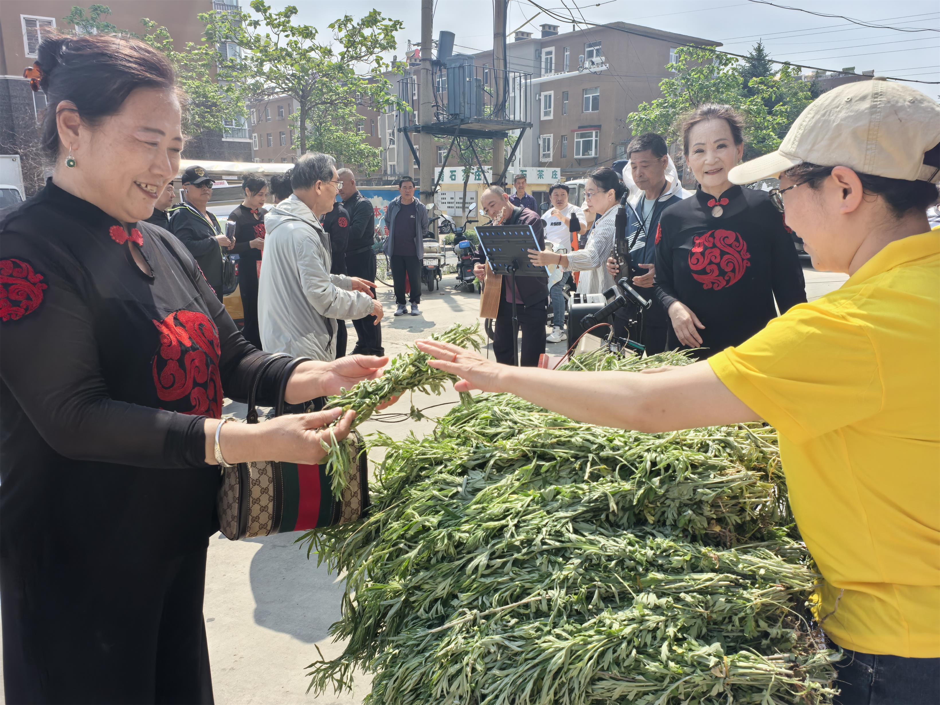 地企共建聚合力 “粽”享端午暖民心(图2)