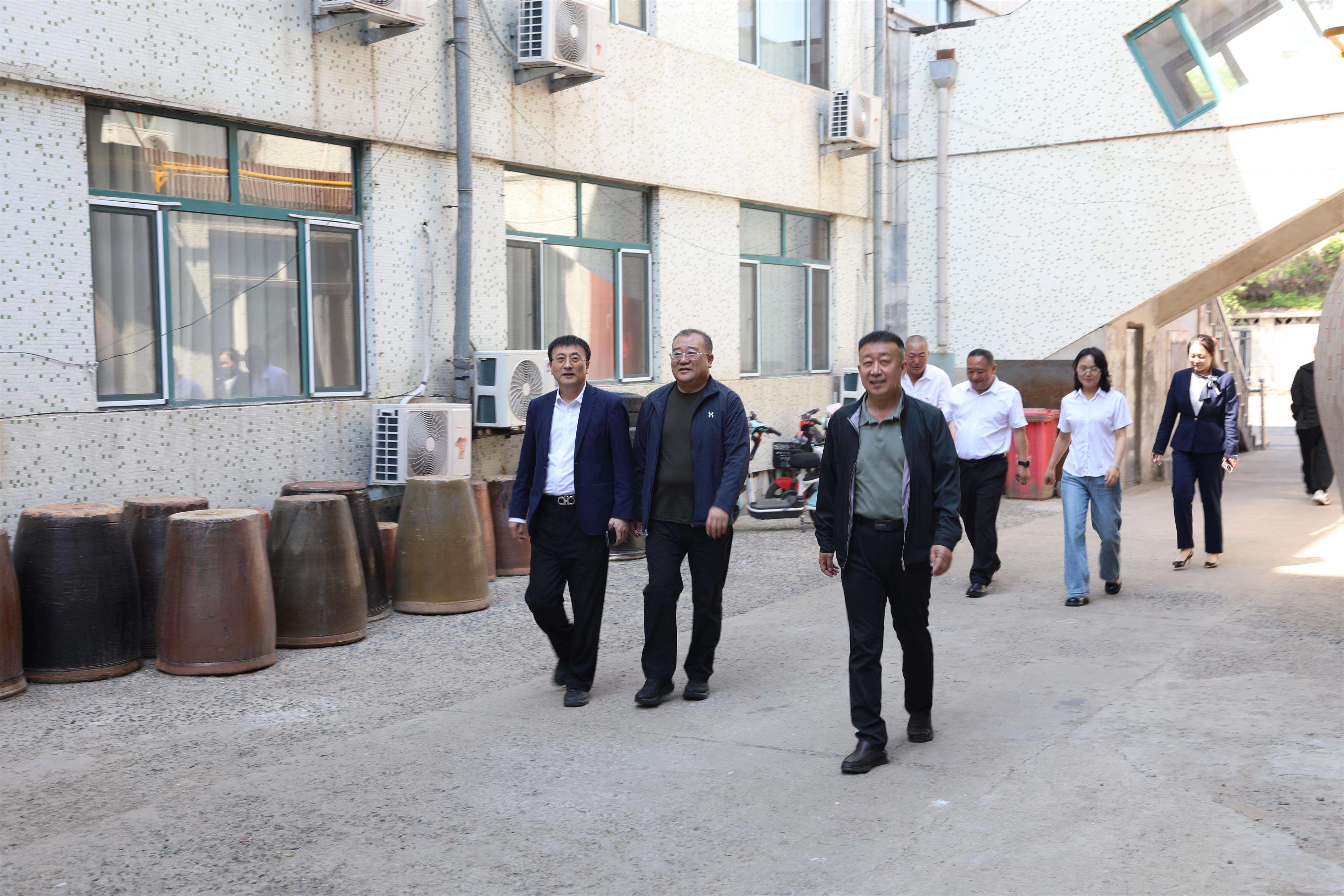 平煤投资公司领导深入平庄宾馆开展全面安全检查(图1)