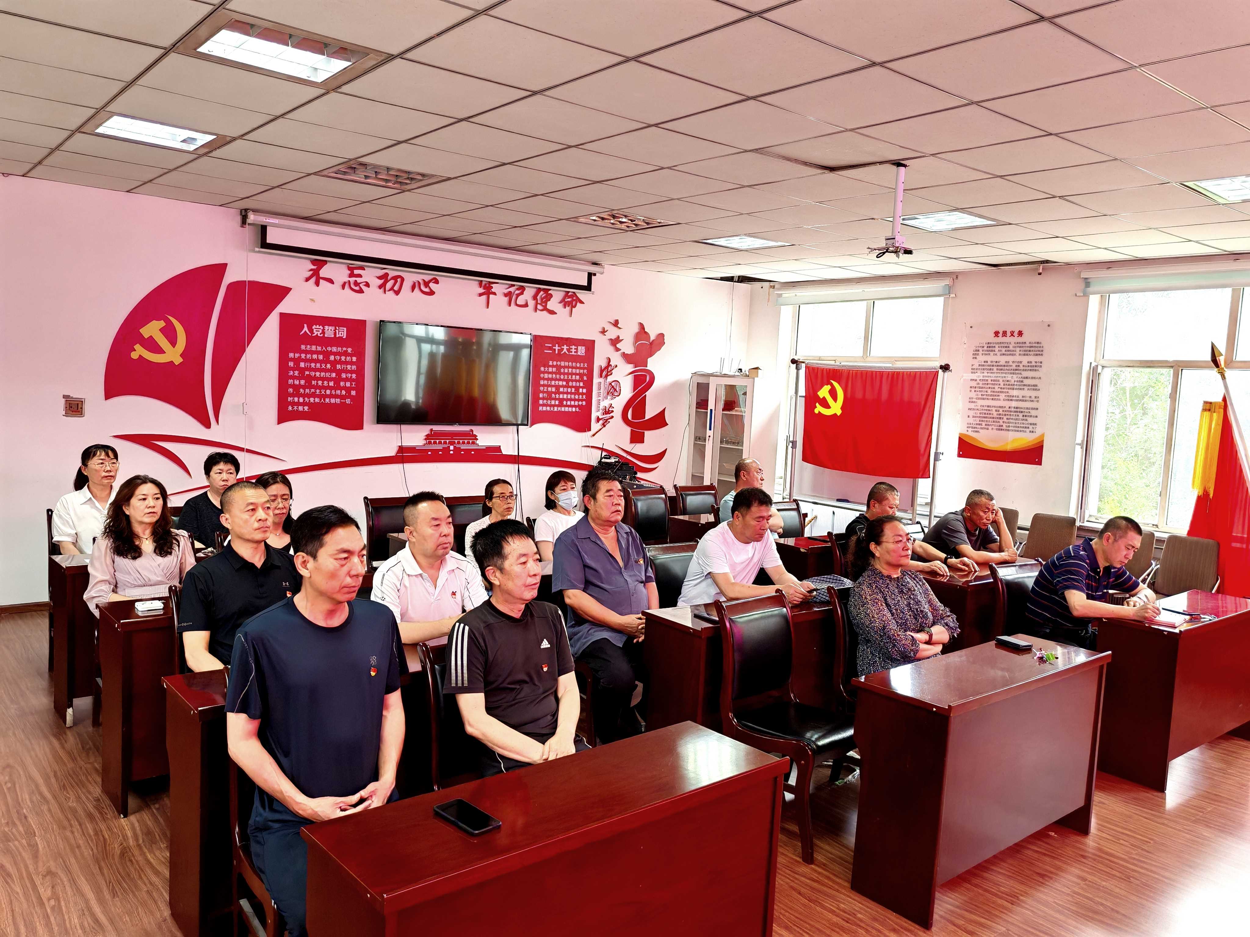 守纪律 转作风 把深入贯彻中央八项规定精神学习教育落到实处(图2)