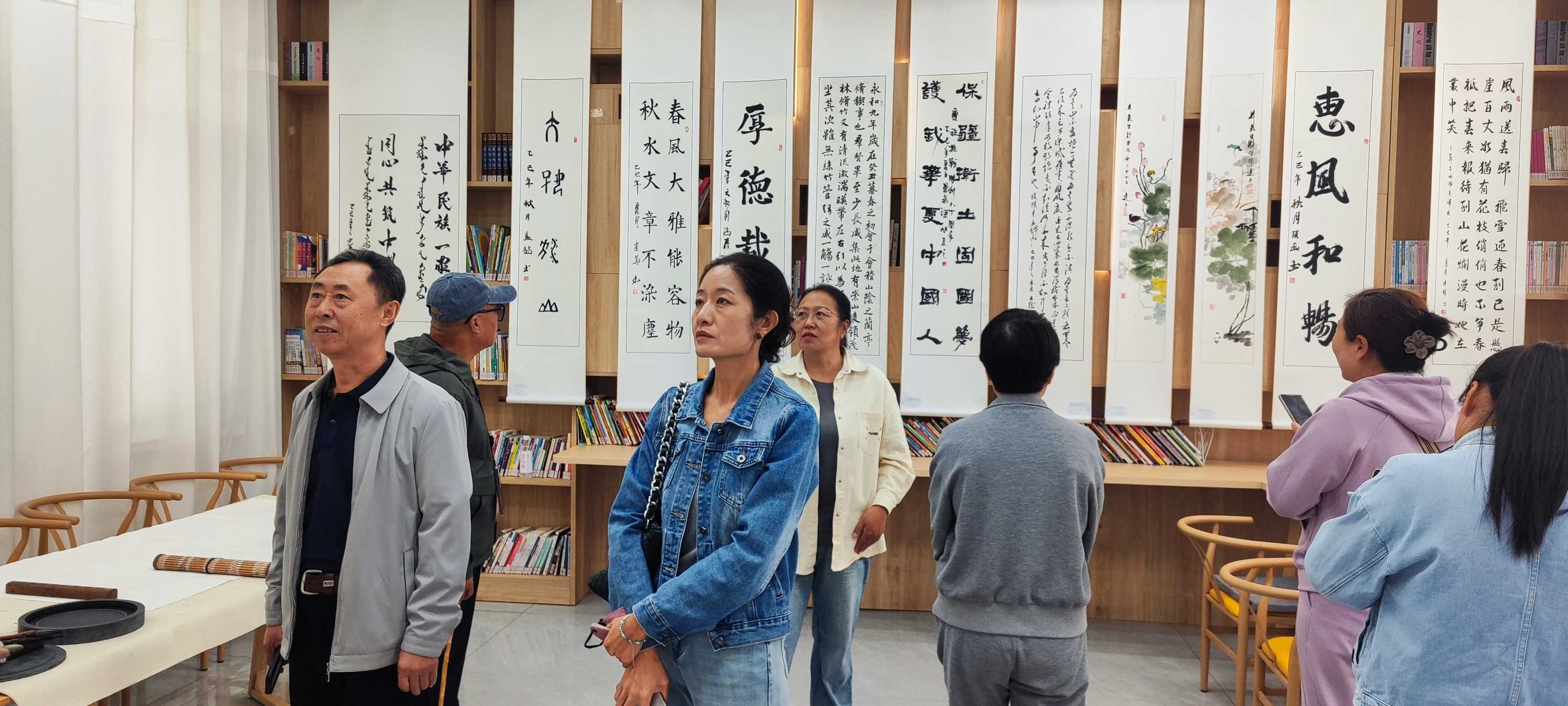翰墨迎国庆   凝心谱华章(图2)