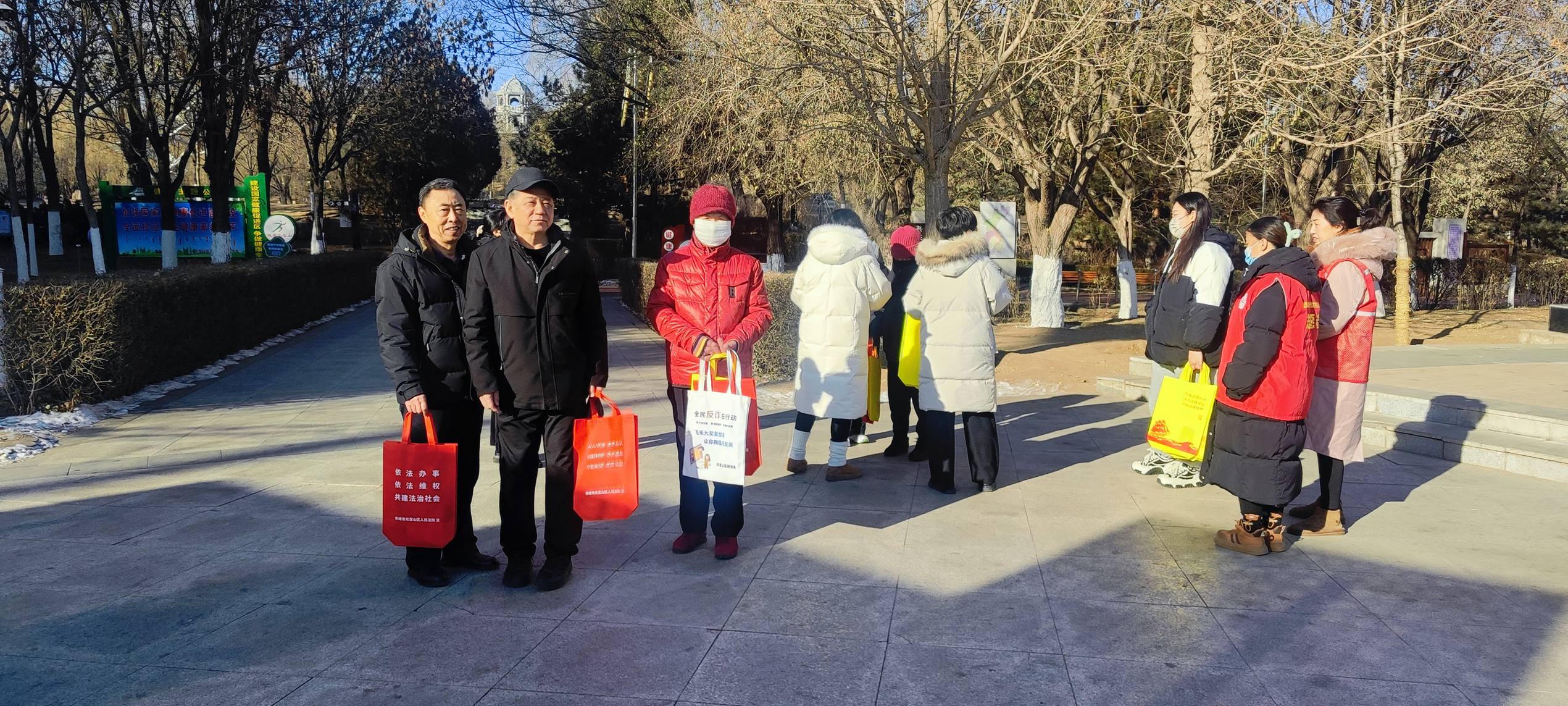 天泰公司党委联合太阳神社区开展宪法宣传志愿服务活动(图2)