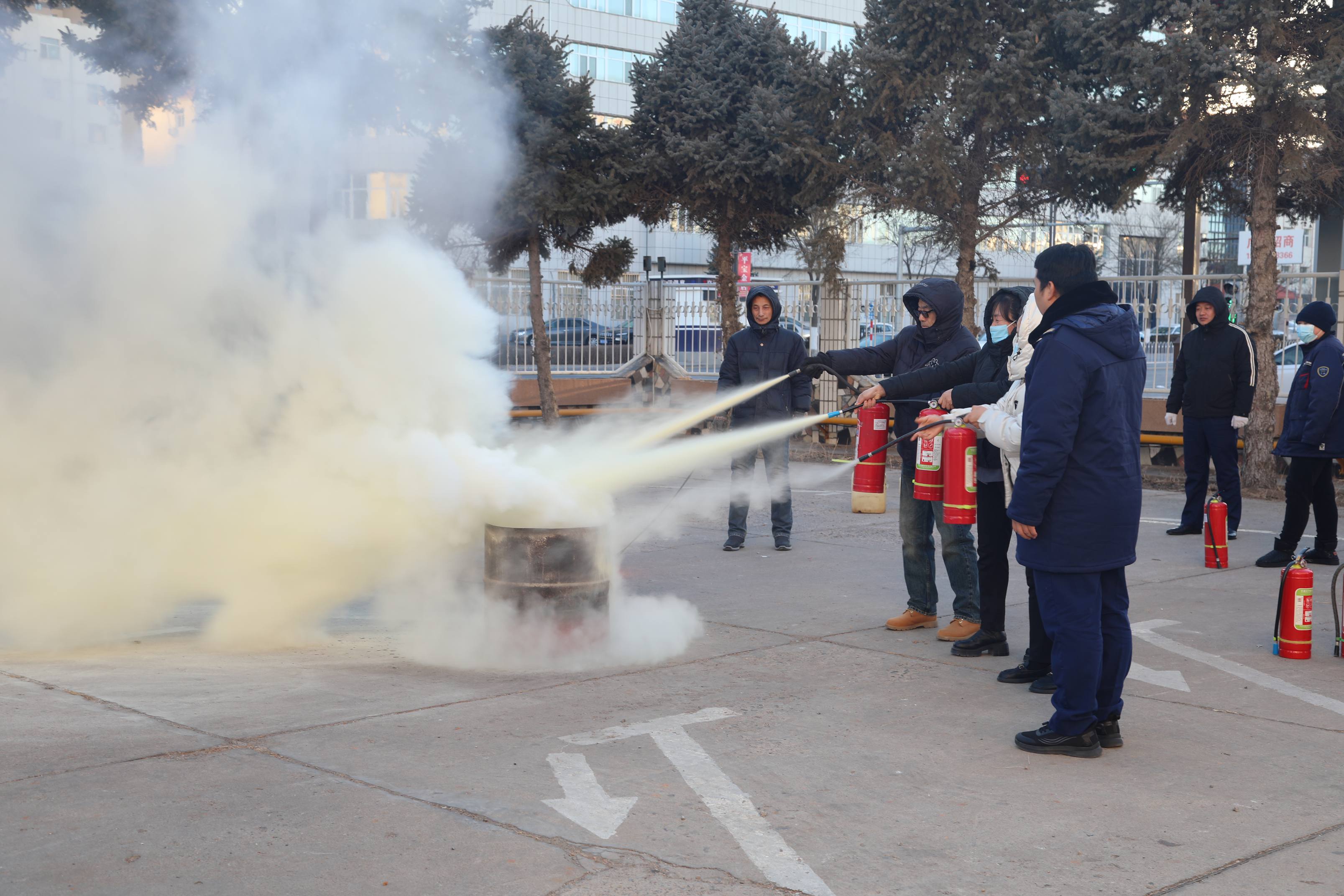 平庄宾馆开展消防安全演练(图3)