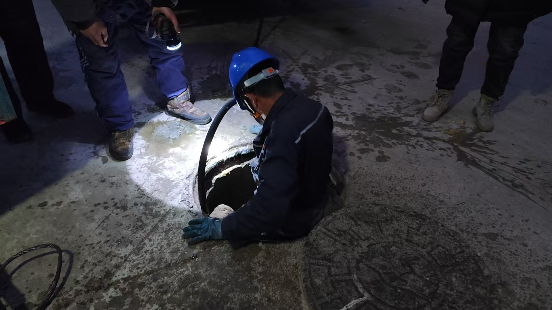 寒冬战“堵”护民生 污水畅通暖民心(图2)