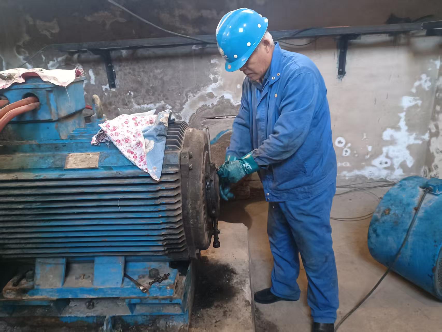 节前检修保供水 精细运维护民生(图1)