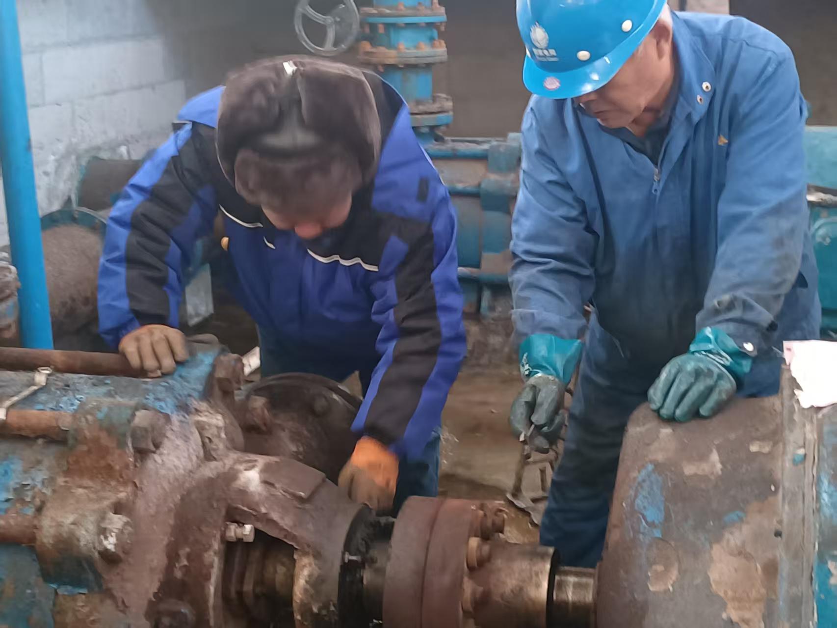 节前检修保供水 精细运维护民生(图2)