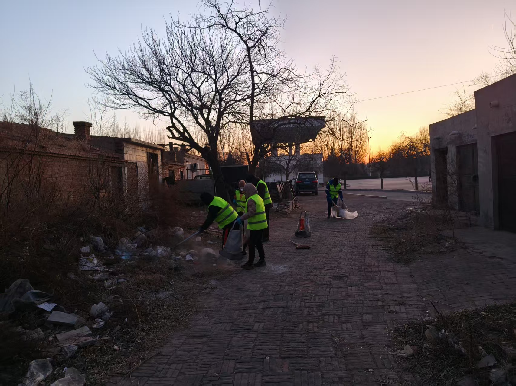 暖心服务  共建温馨家园(图1)