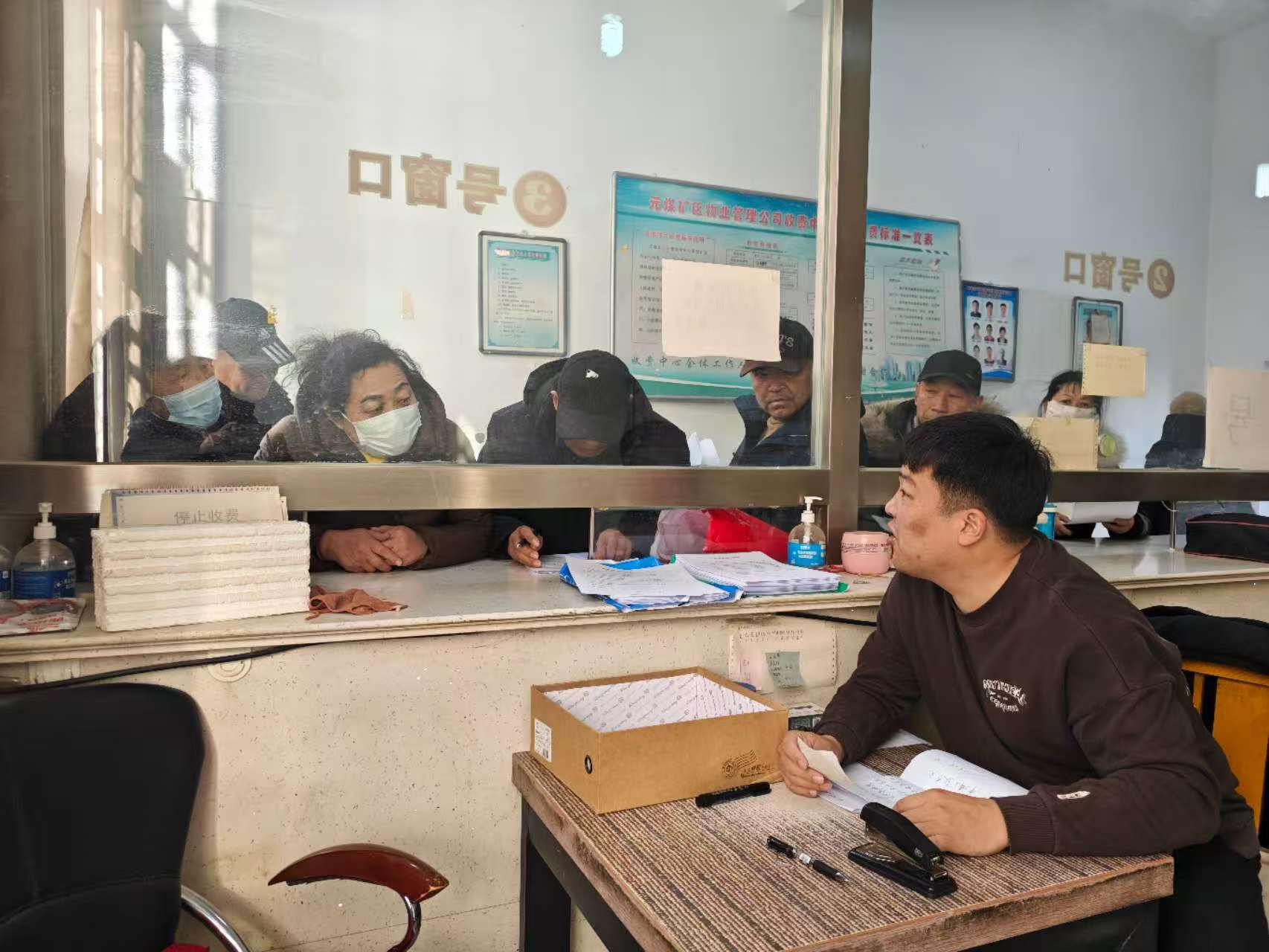 党建领航暖寒冬 初心如磐护民生(图1)