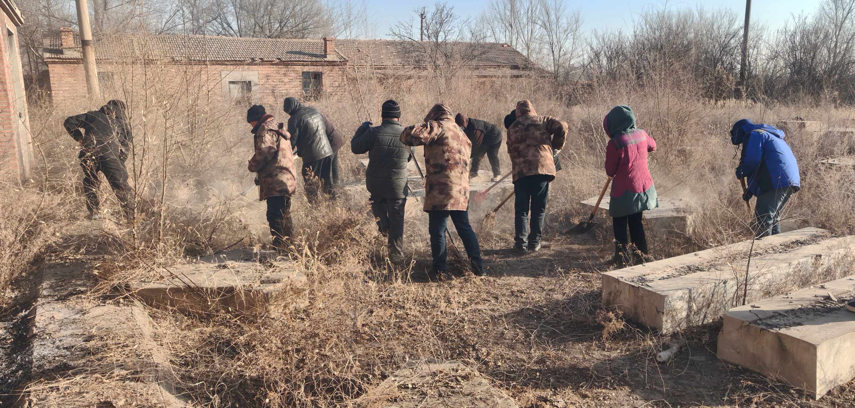 五家物业公司开展春节前安全治理专项行动(图1)