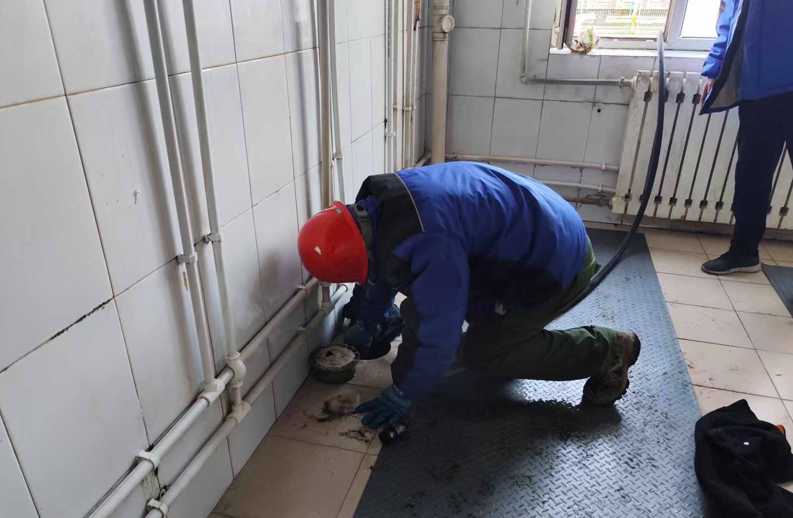 急难时刻显担当 兄弟同心解民忧(图2)