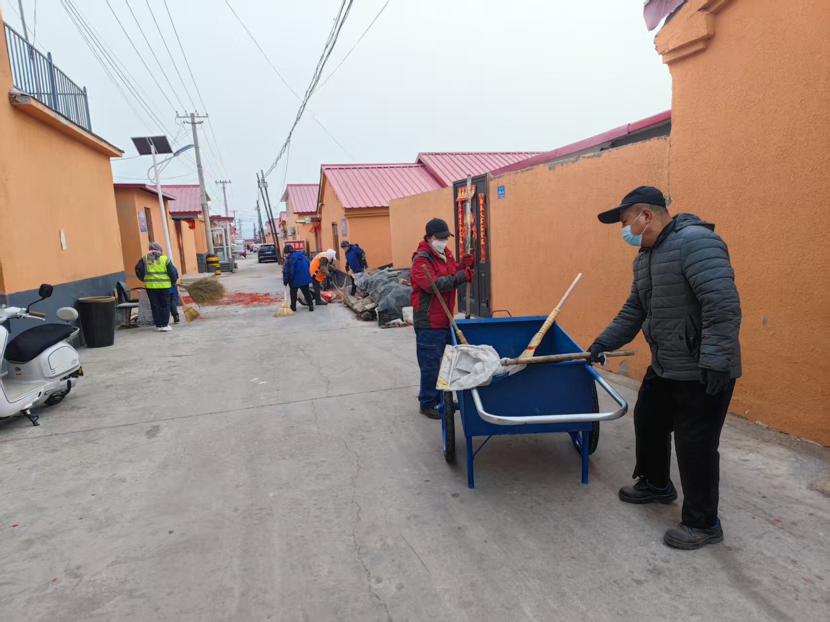 雷锋精神永传承 志愿服务暖人心(图2)