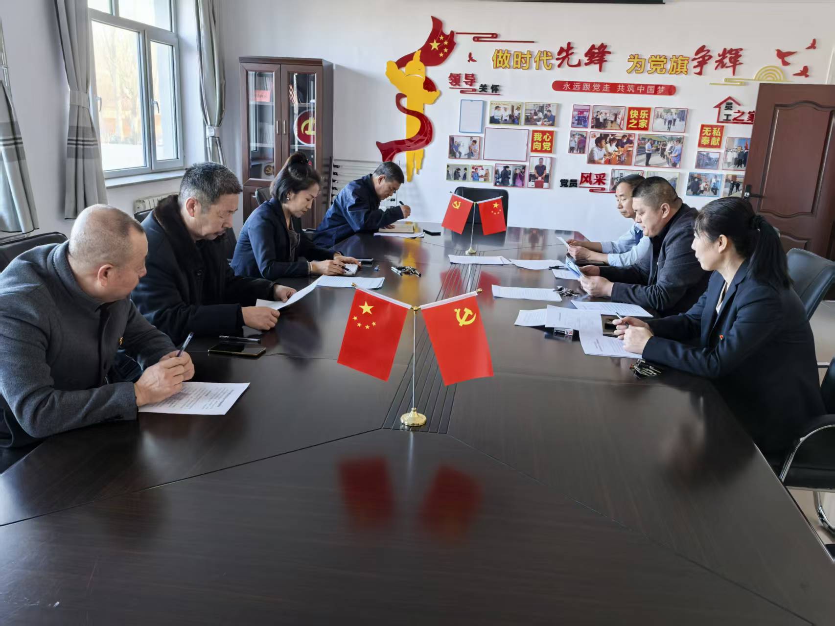 弘扬雷锋精神 争做时代楷模(图1)