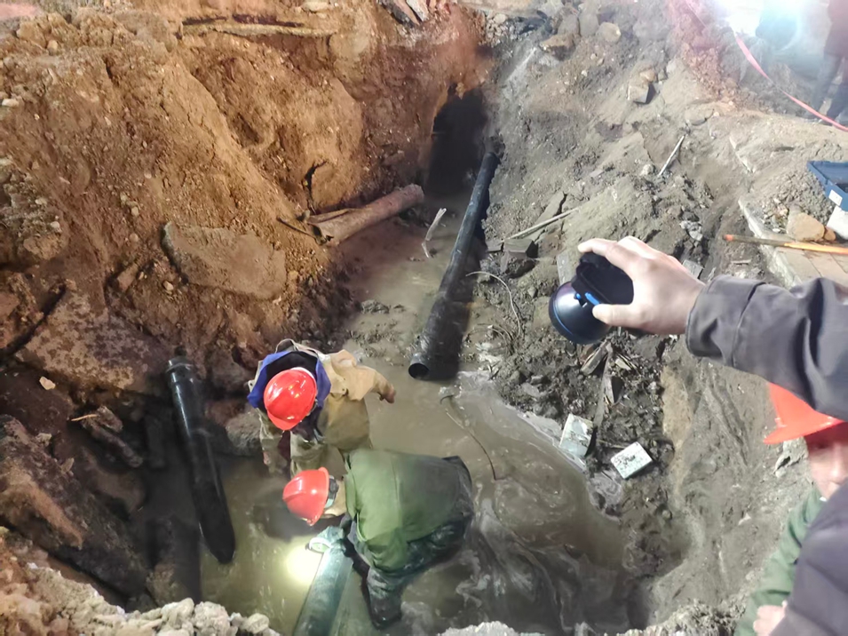 鏖战九小时 守护平安路(图3)