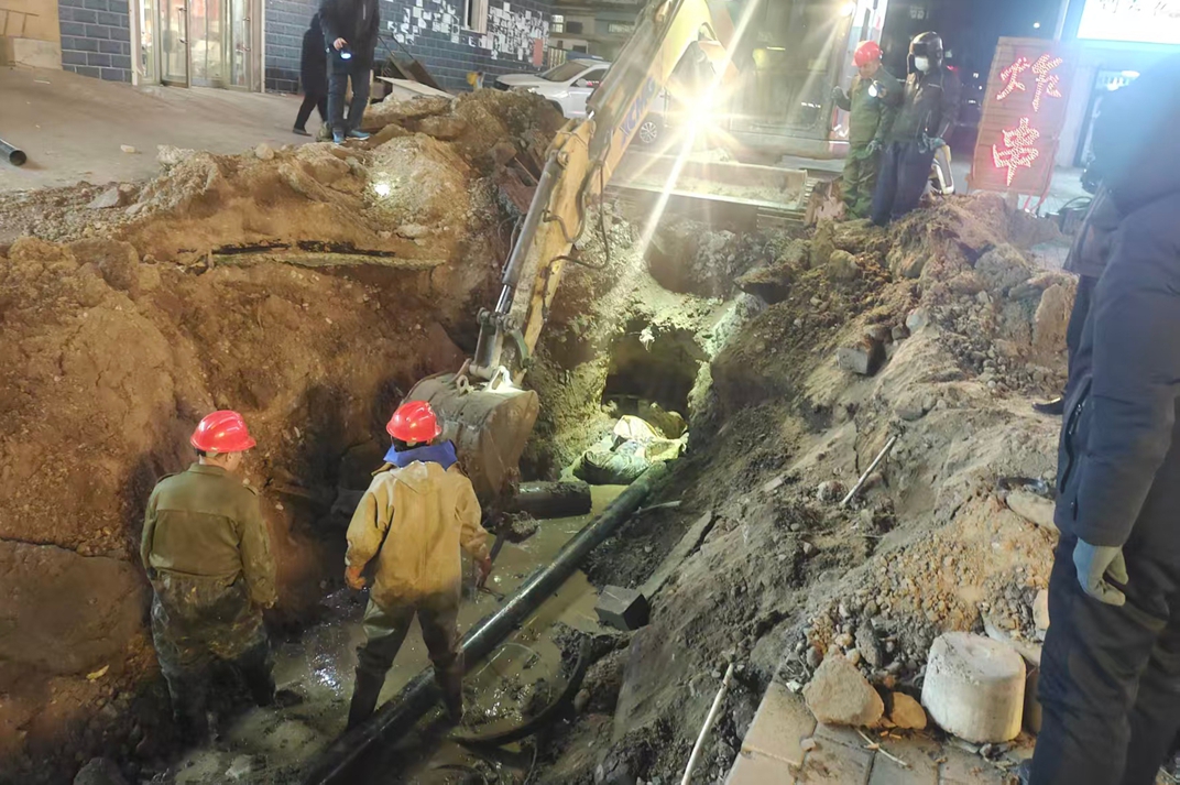 鏖战九小时 守护平安路(图1)