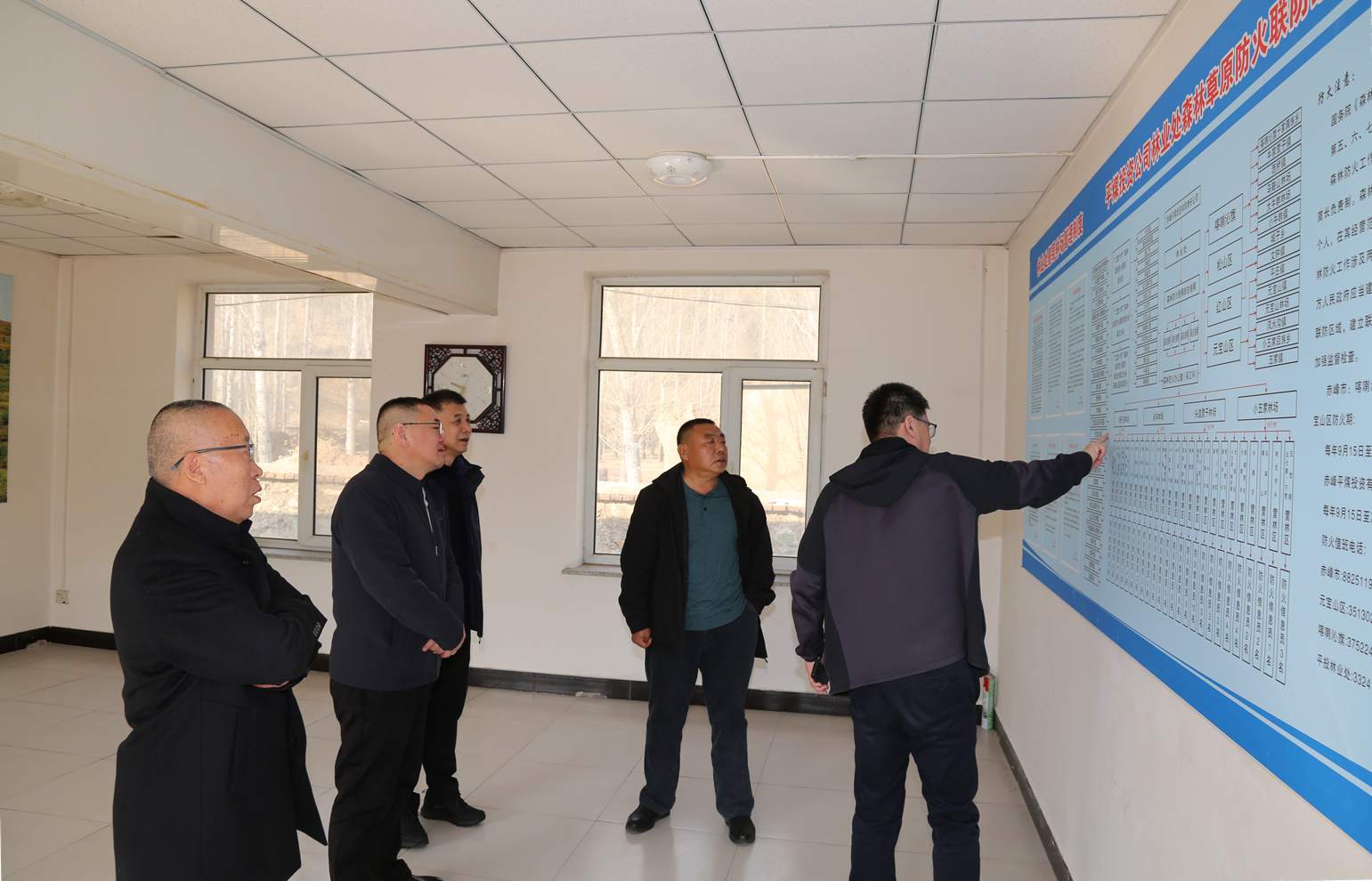 深入林场察实情 实干担当谋新篇(图2)