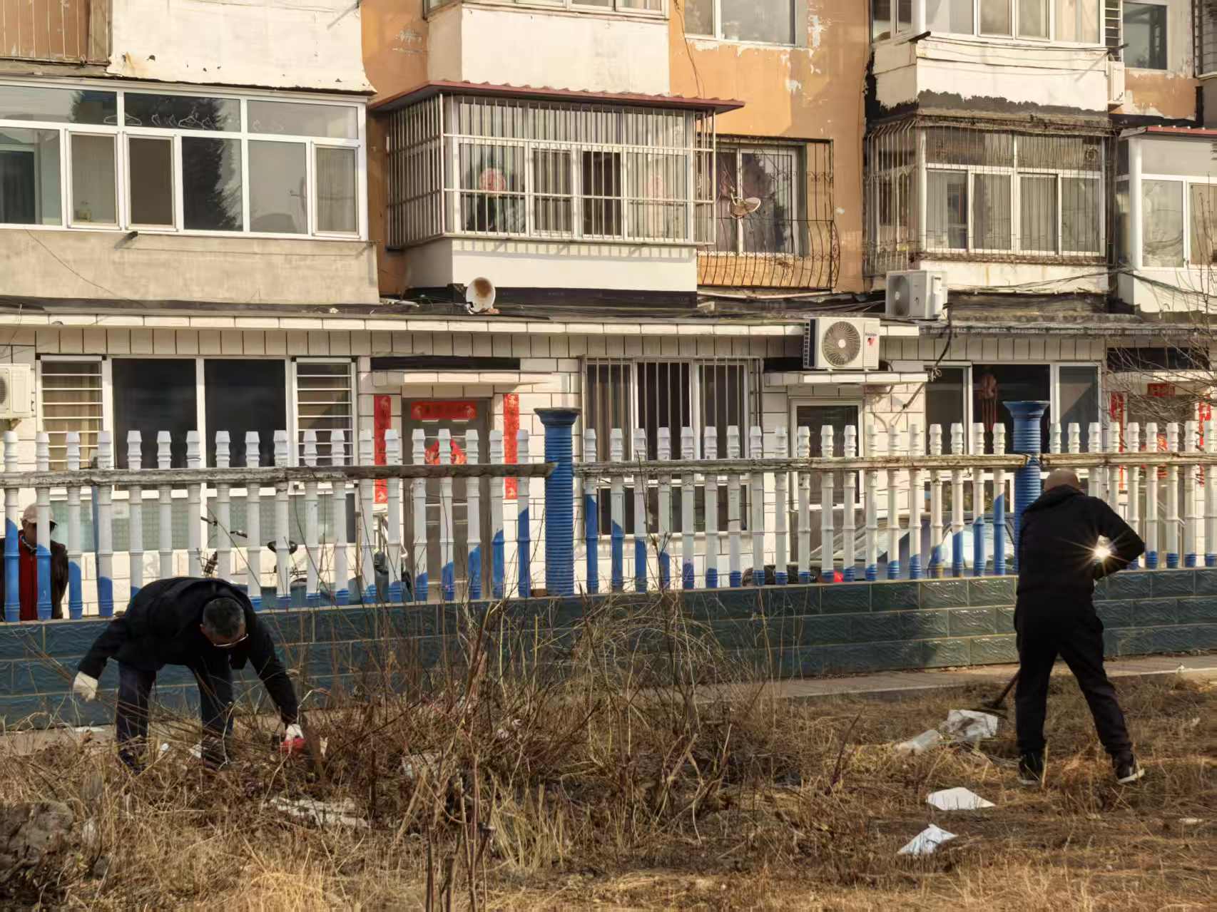 平庄分公司开展环境卫生集中清理行动(图1)