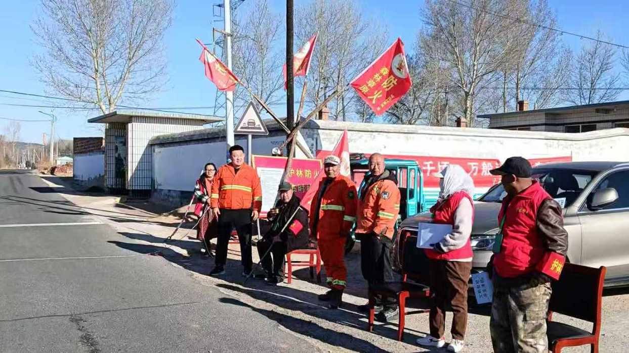 清明坚守的务林人(图1) 清明坚守的务林人(图1)