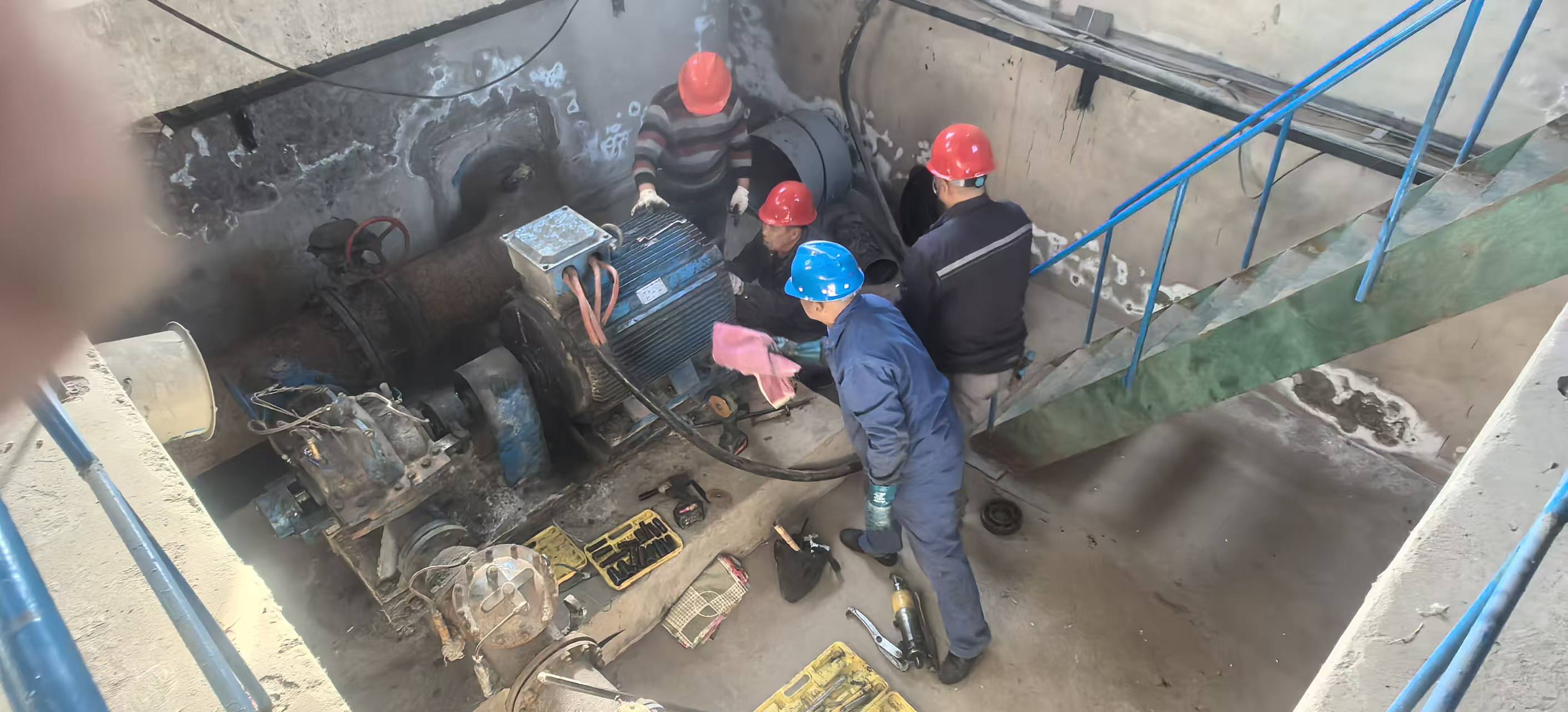 紧急抢修水泵故障 守护矿区供水安全(图1) 紧急抢修水泵故障 守护矿区供水安全(图1)