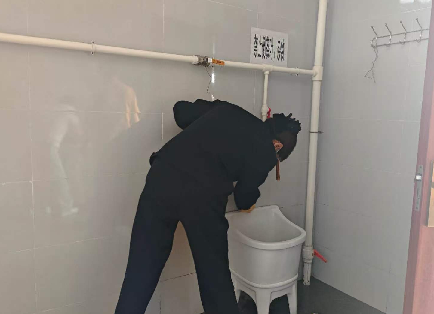 小厕所彰显大文明(图2)