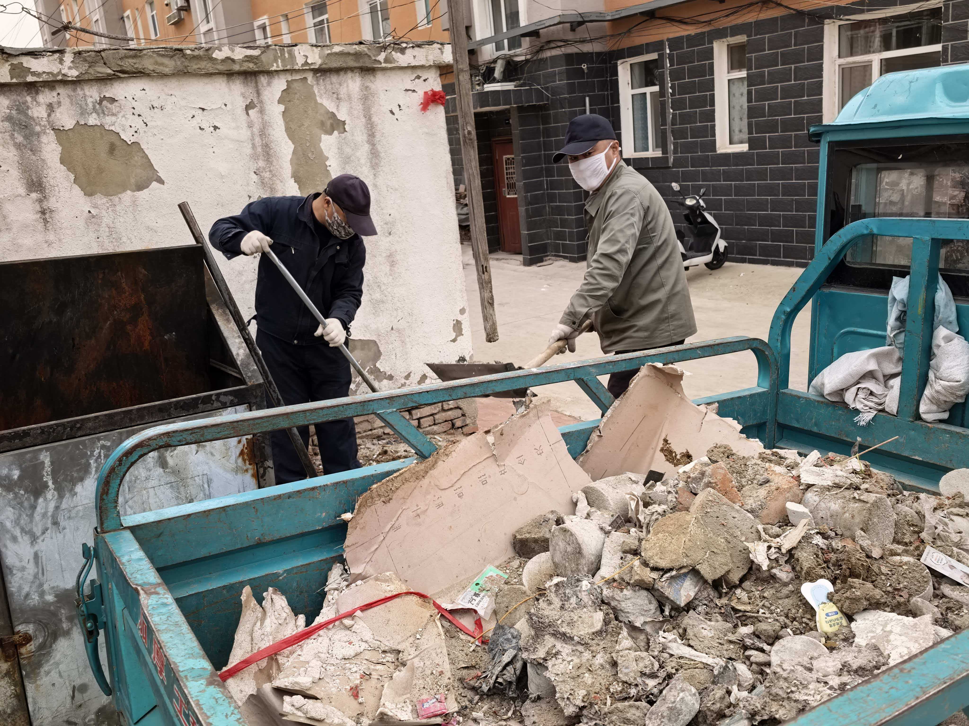 古山分公司物业管理中心开展迎“五·一”环境大清理行动(图2)