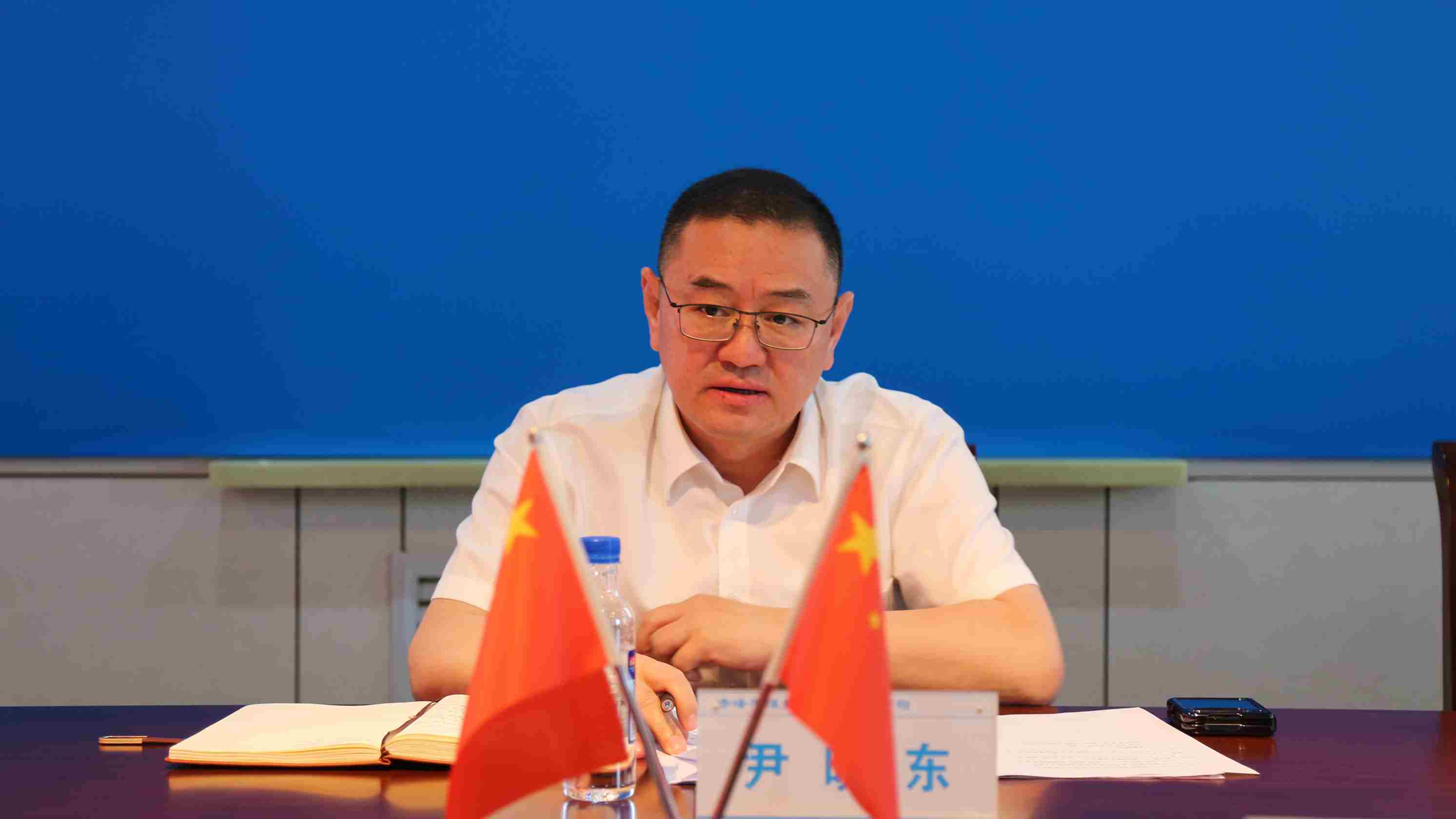 平煤投资公司党委召开理论学习中心组(扩大)学习会(图2)