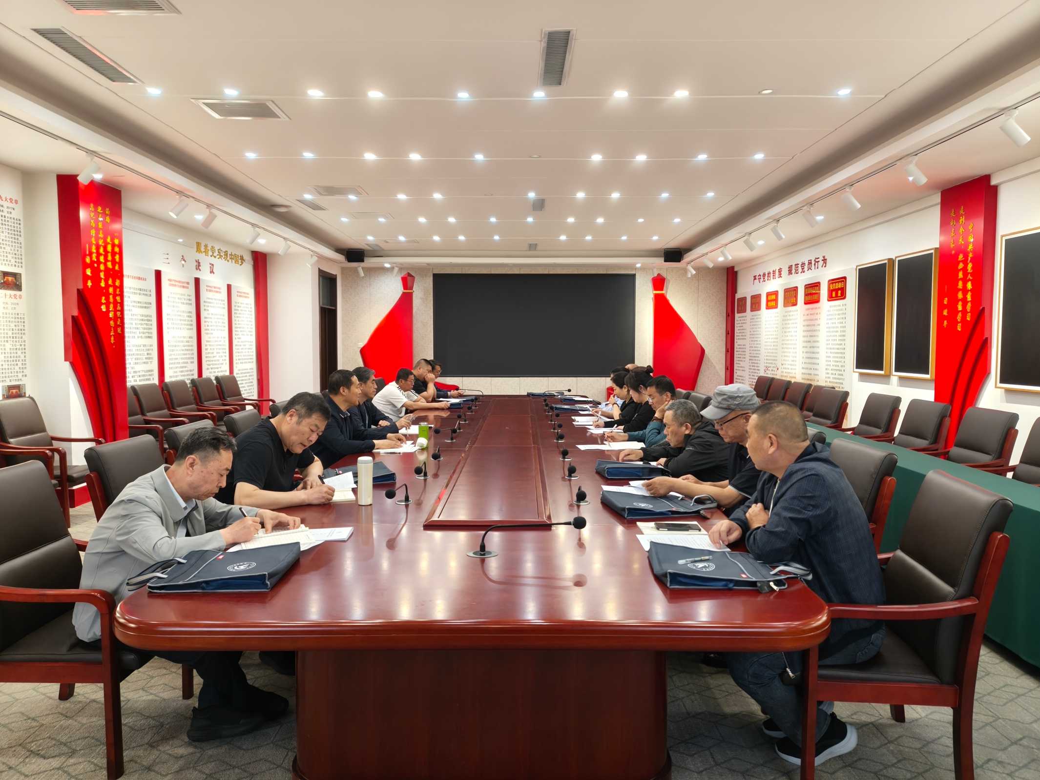 树牢正确政绩观 激发实干新担当(图1)