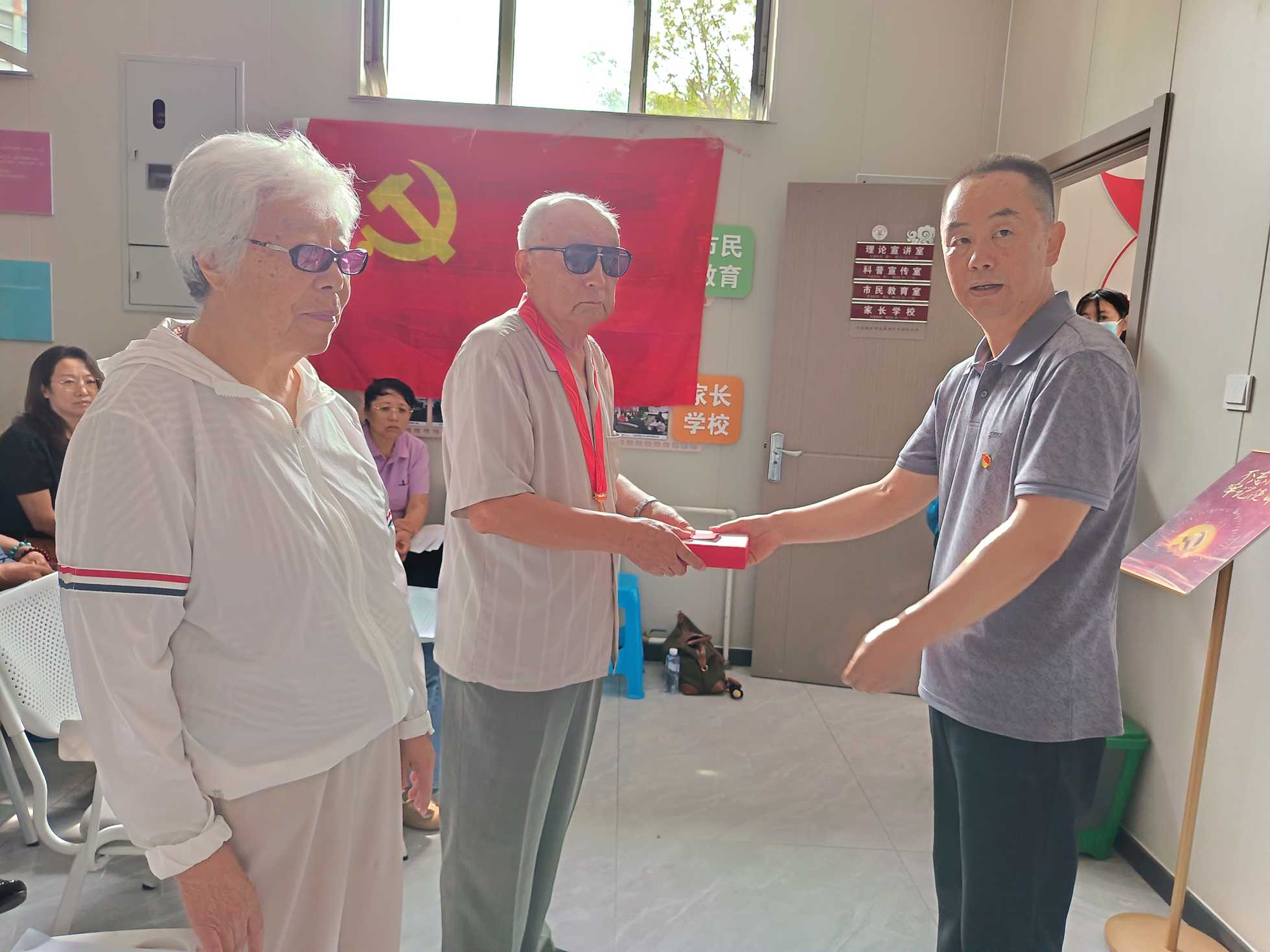 天泰公司党委联合太阳神社区党委 开展“七一”主题党日活动(图1)