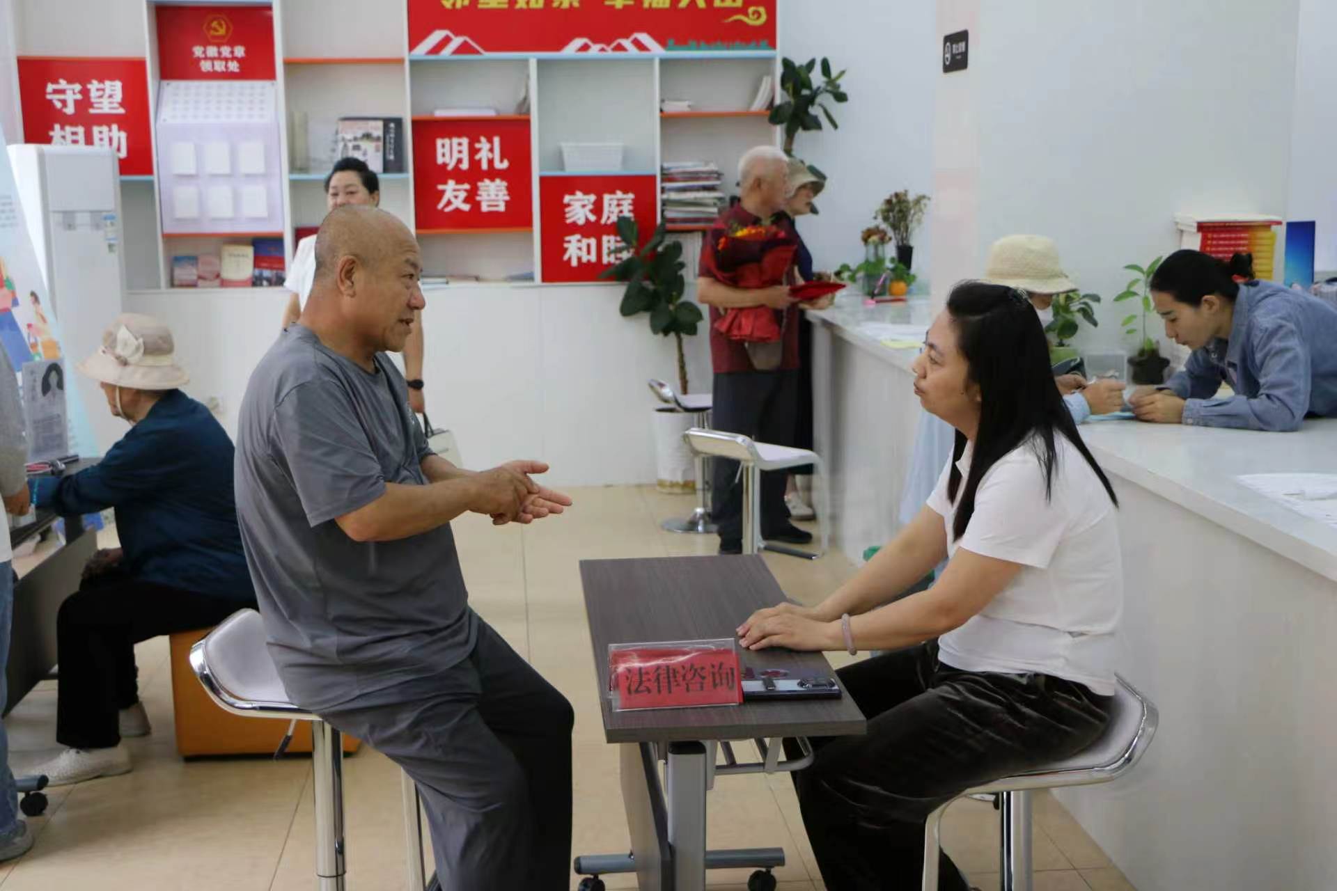 党旗领航志愿服务庆七一 暖心践行为民初心(图3)