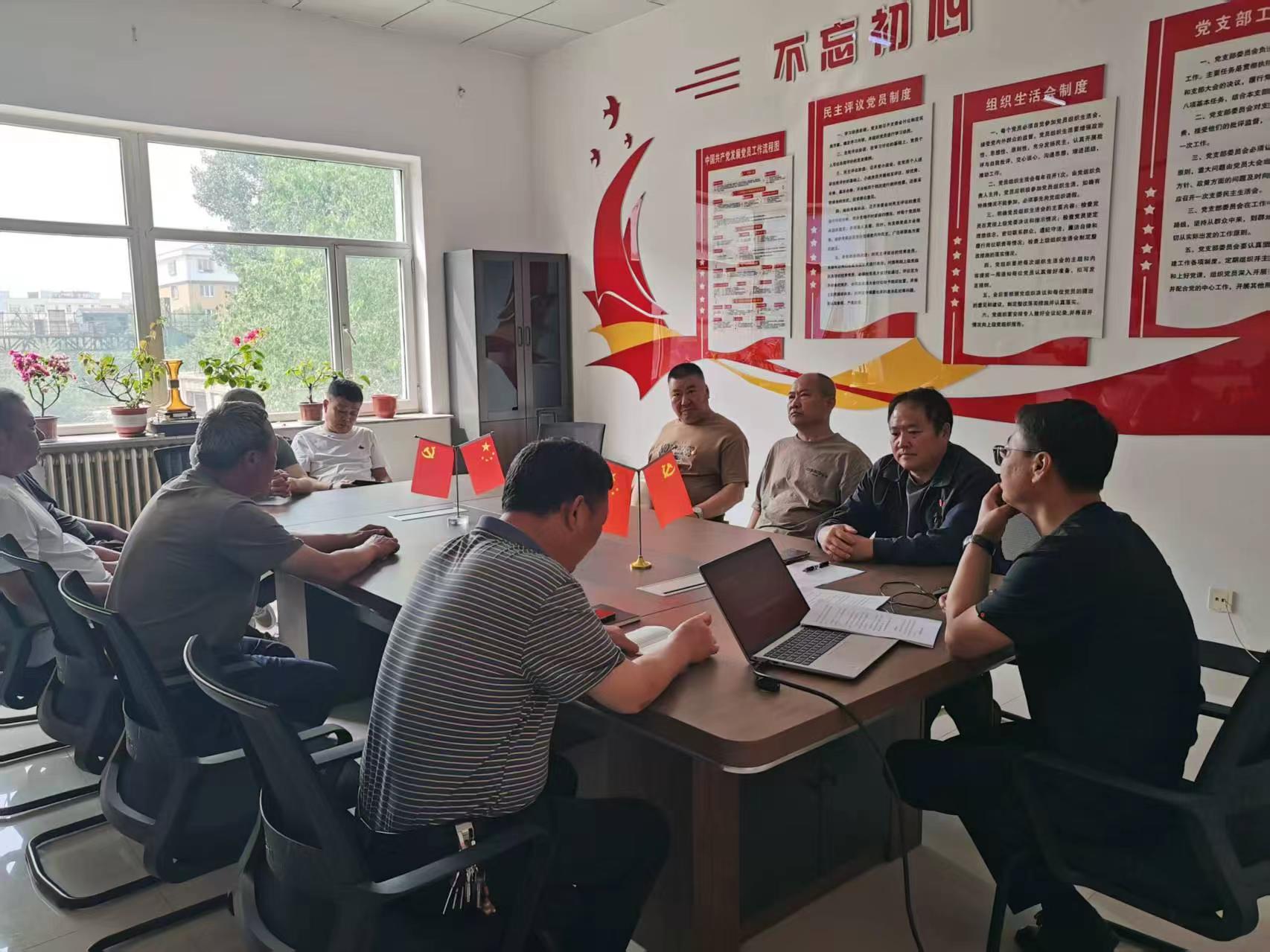 对标劳模守初心 薪火传承担使命(图1)
