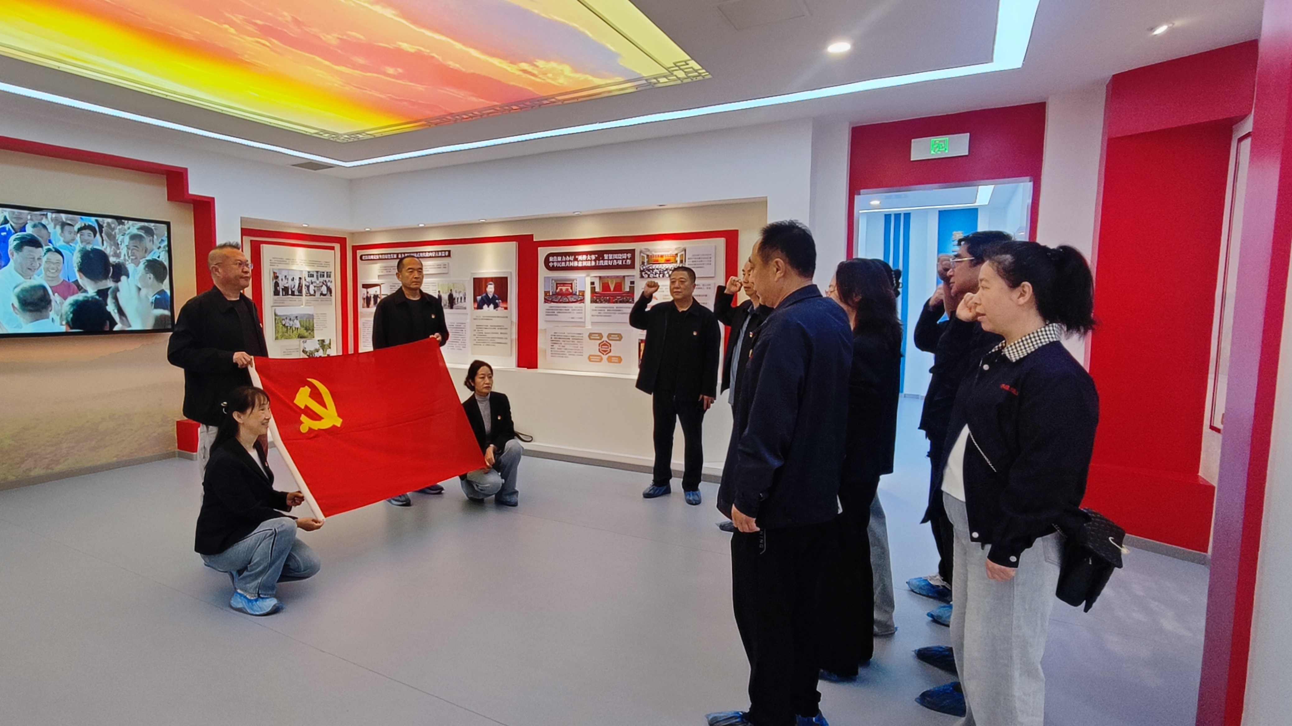 平凡岗位绽芳华，初心如炬显担当(图1)