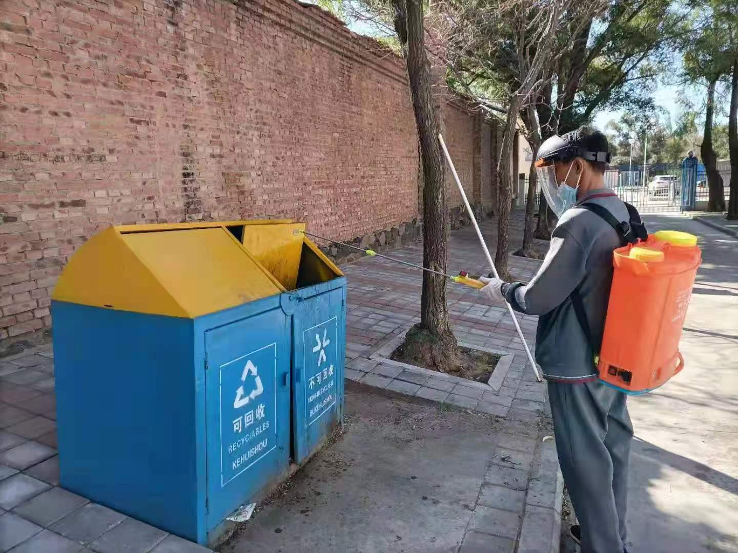 街巷深处践初心(图2)